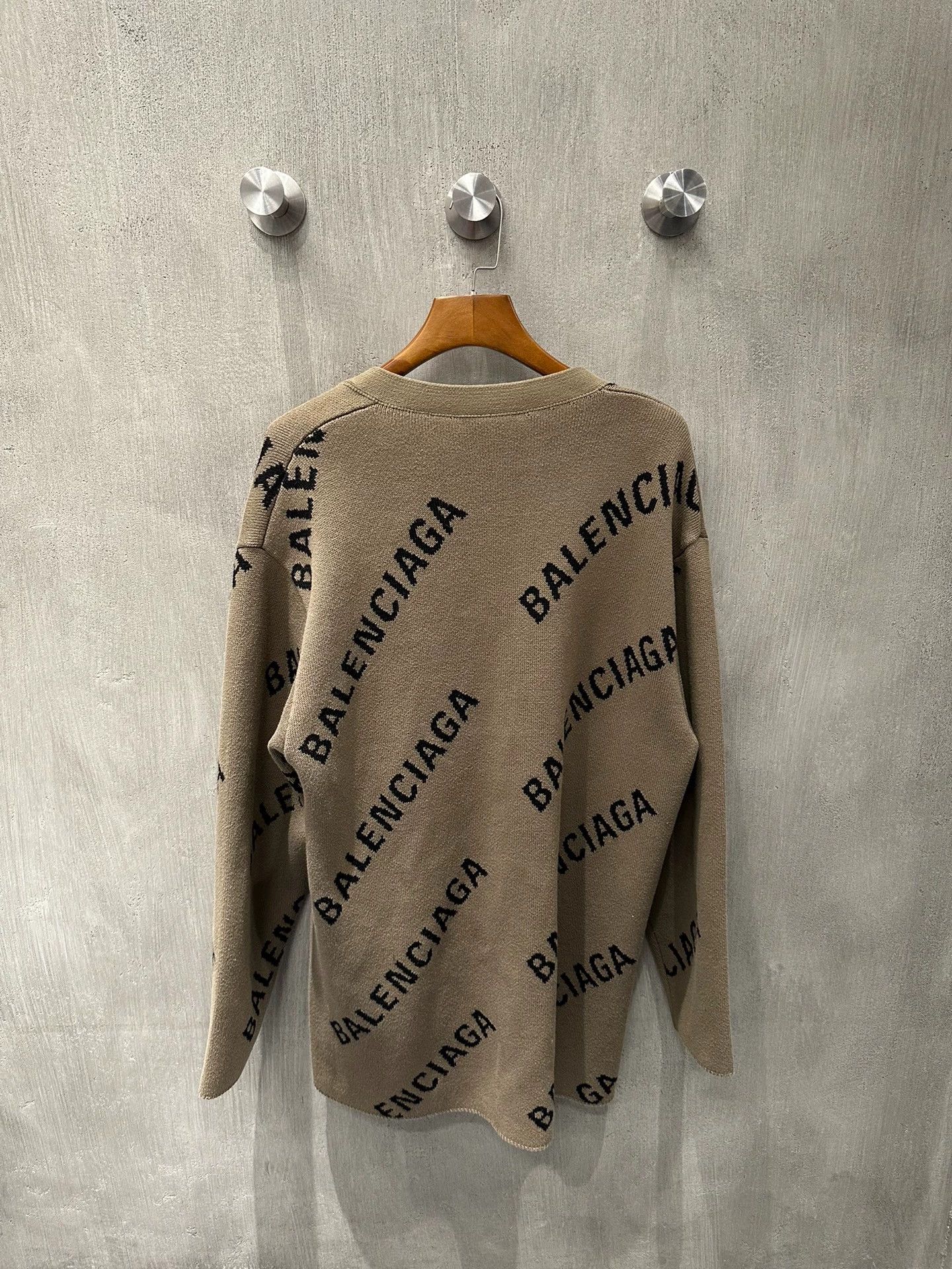 Balenciaga Balenciaga Logo Print Cardigan Sweater - dmc Size US S / EU 44-46 / 1 - 2 Thumbnail