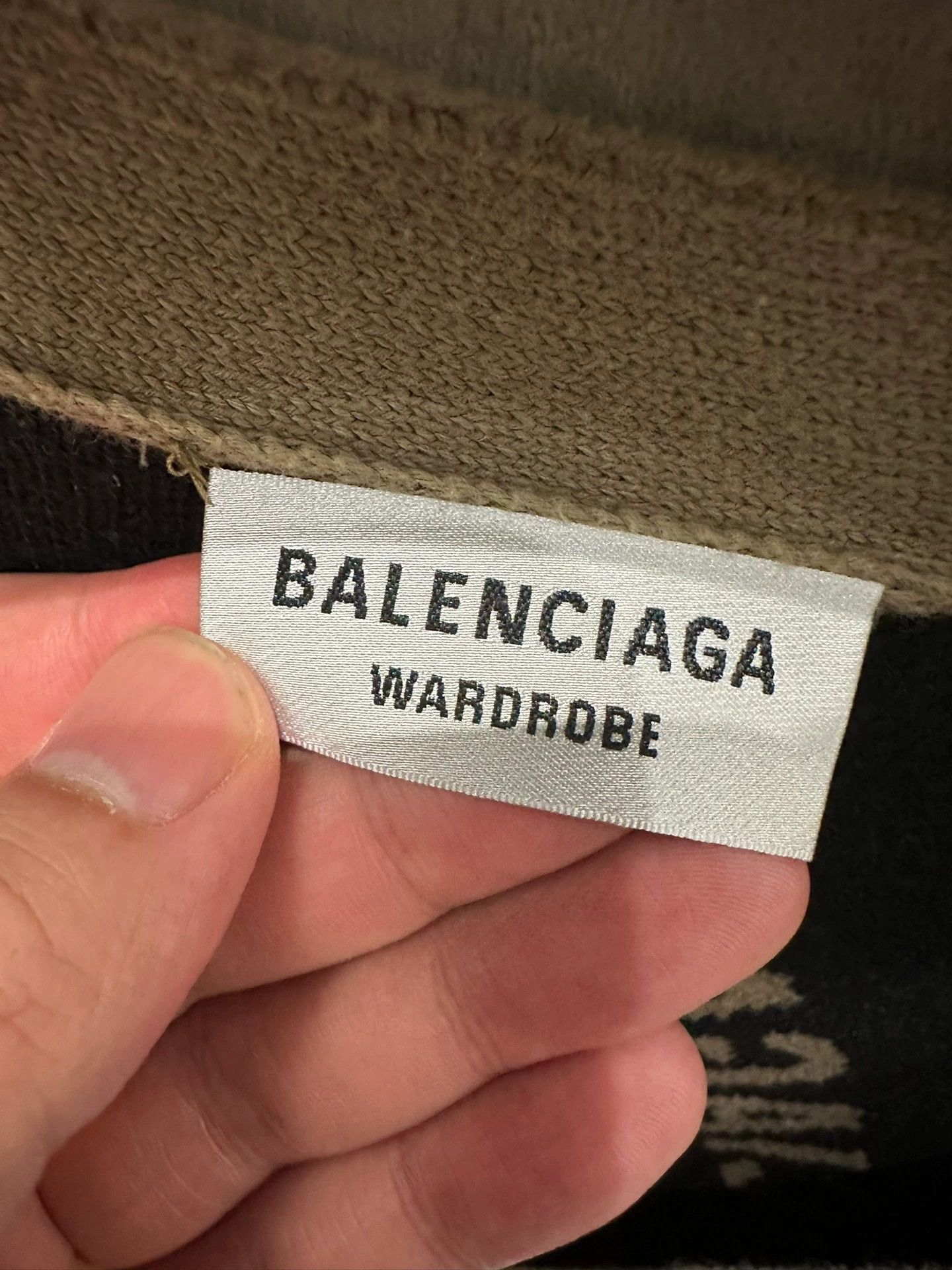Balenciaga Balenciaga Logo Print Cardigan Sweater - dmc Size US S / EU 44-46 / 1 - 3 Thumbnail
