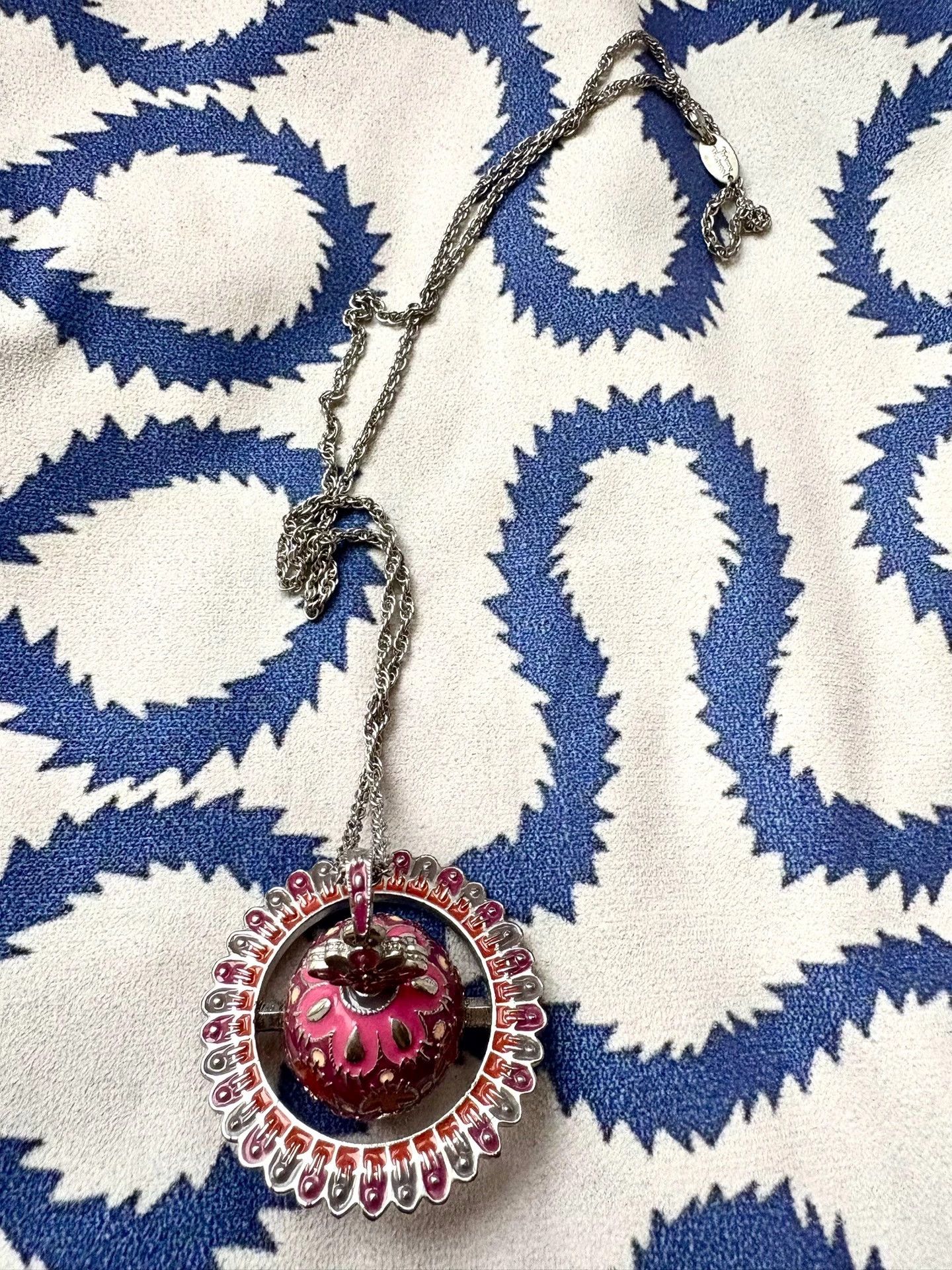 Vivienne Westwood Vivienne Westwood Pink Orb Pendant Necklace - dmc Size ONE SIZE - 2 Thumbnail