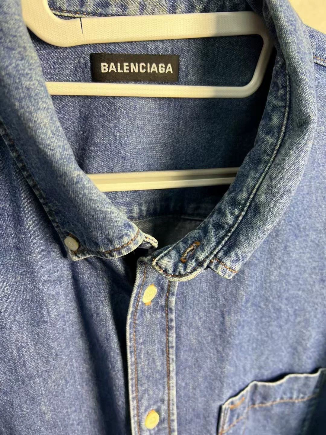 Balenciaga Balenciaga Back Logo Denim Jacket - dmc Size US M / EU 48-50 / 2 - 3 Thumbnail