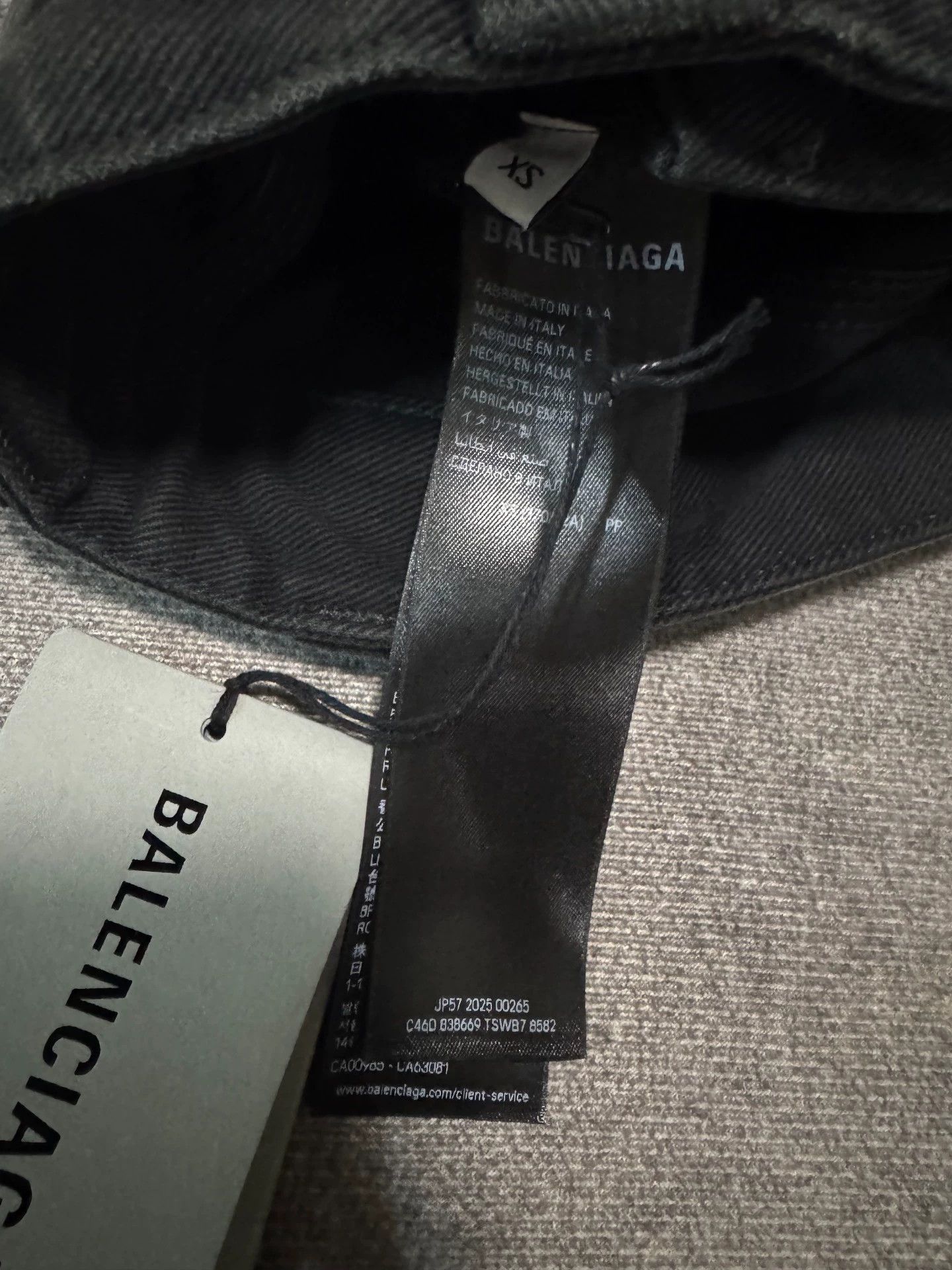 Balenciaga Balenciaga Ripped Cargo Denim Shorts - dmc Size US 34 / EU 50 - 4 Thumbnail