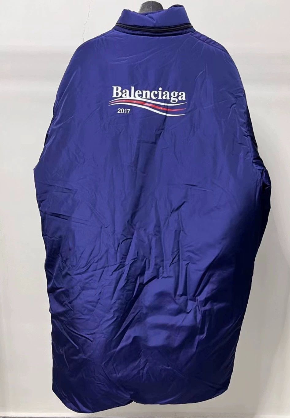 Balenciaga Balenciaga 2017 Pepsi Puffer Coat - dmc Size US XL / EU 56 / 4 - 3 Thumbnail