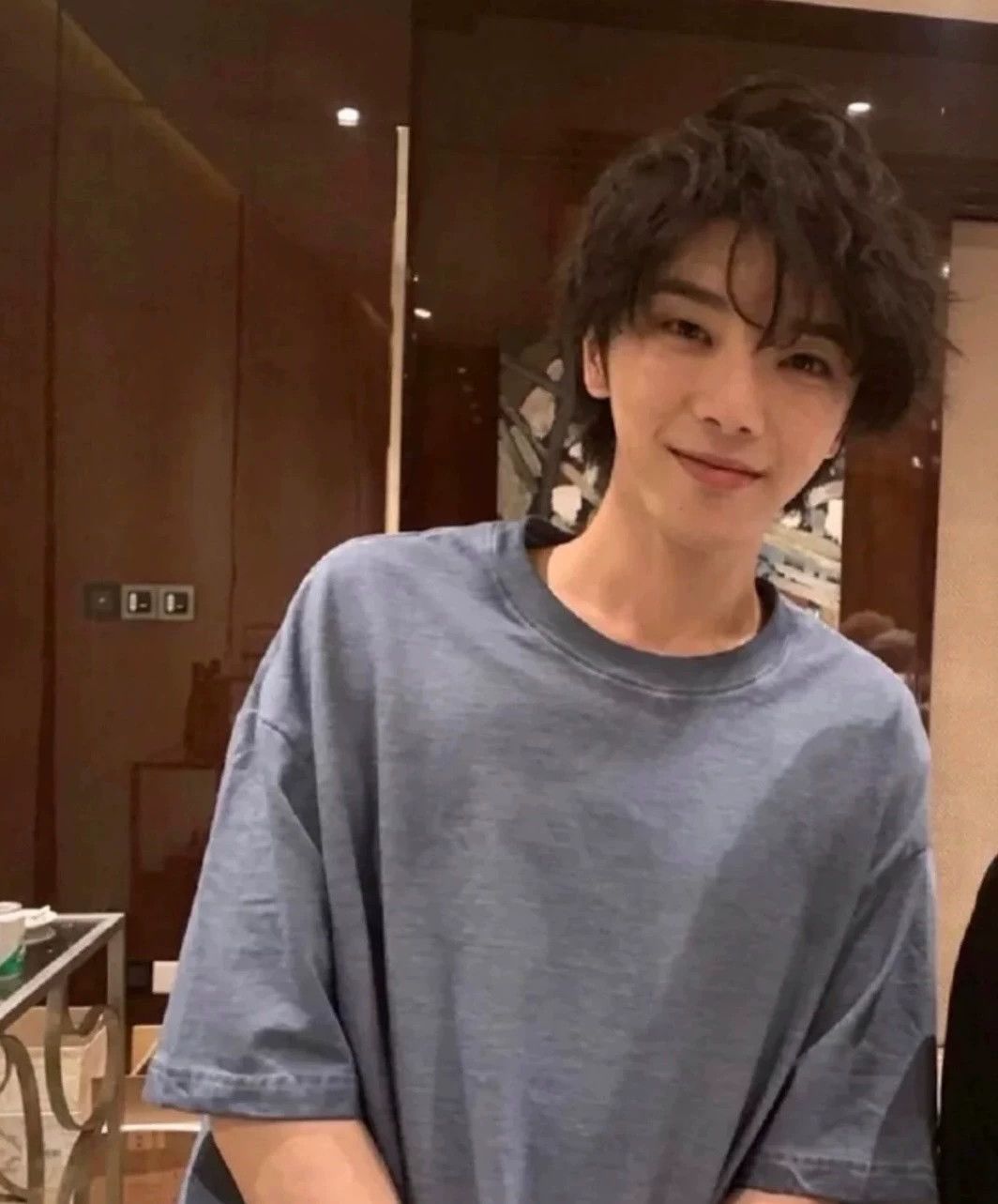 Balenciaga Balenciaga 2018 Limited Show Short Sleeve - dmc Size US XS / EU 42 / 0 - 6 Thumbnail