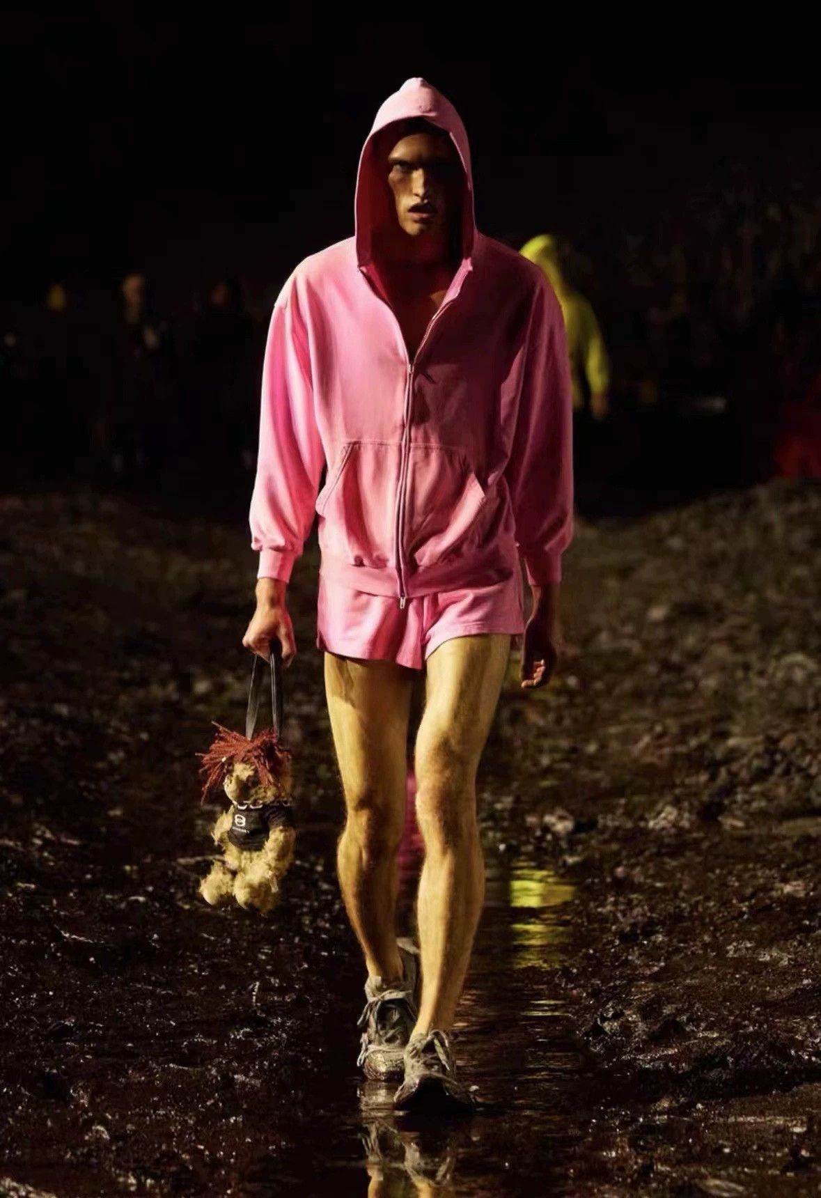 トップス Balenciaga 23ss zip-up Hoodie Pink Balenciaga Zip Up Hoodie in Pink | FWRD