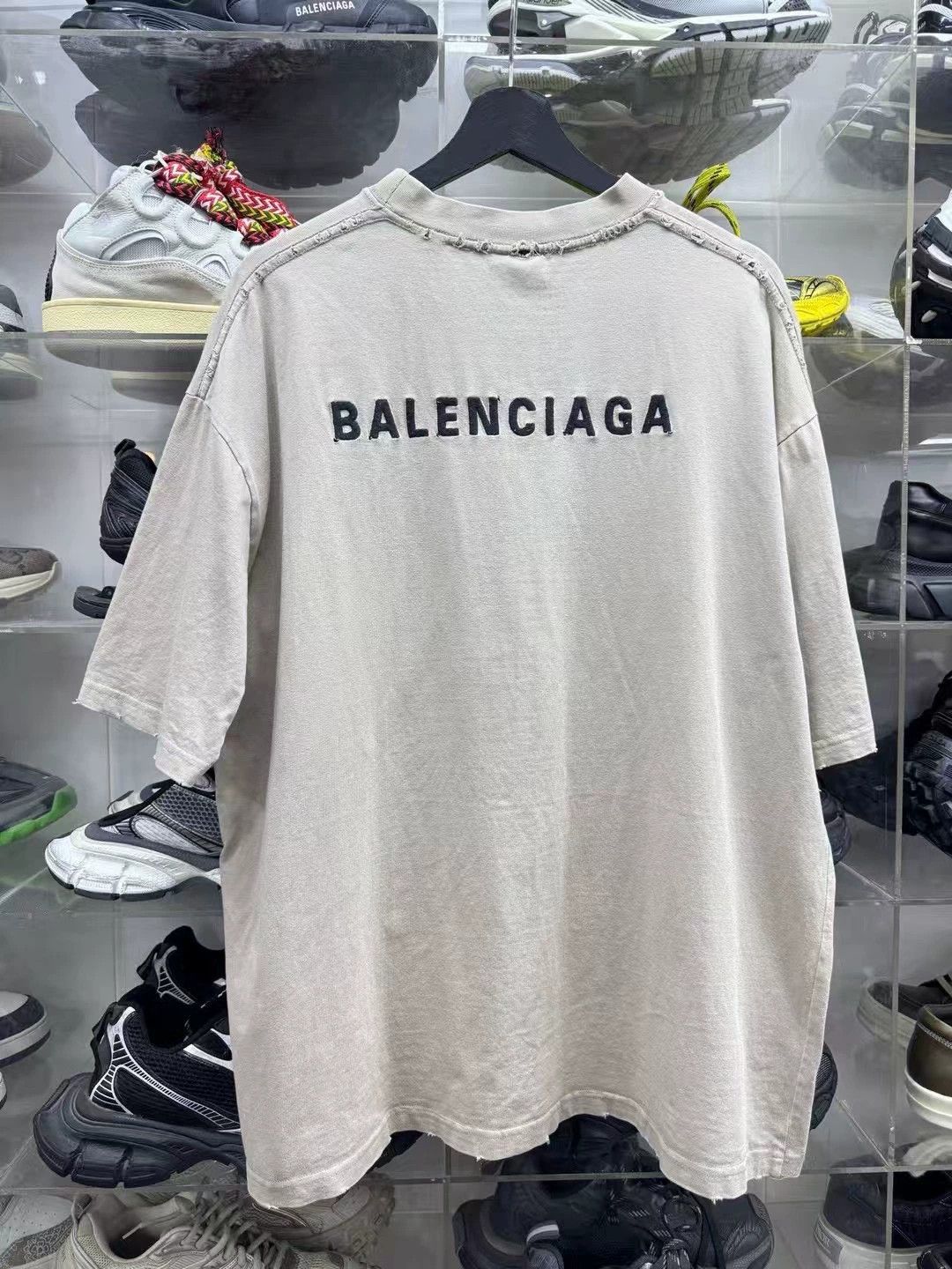 Balenciaga Balenciaga Small Logo Distressed T-shirt - dmc Size US XL / EU 56 / 4 - 2 Thumbnail