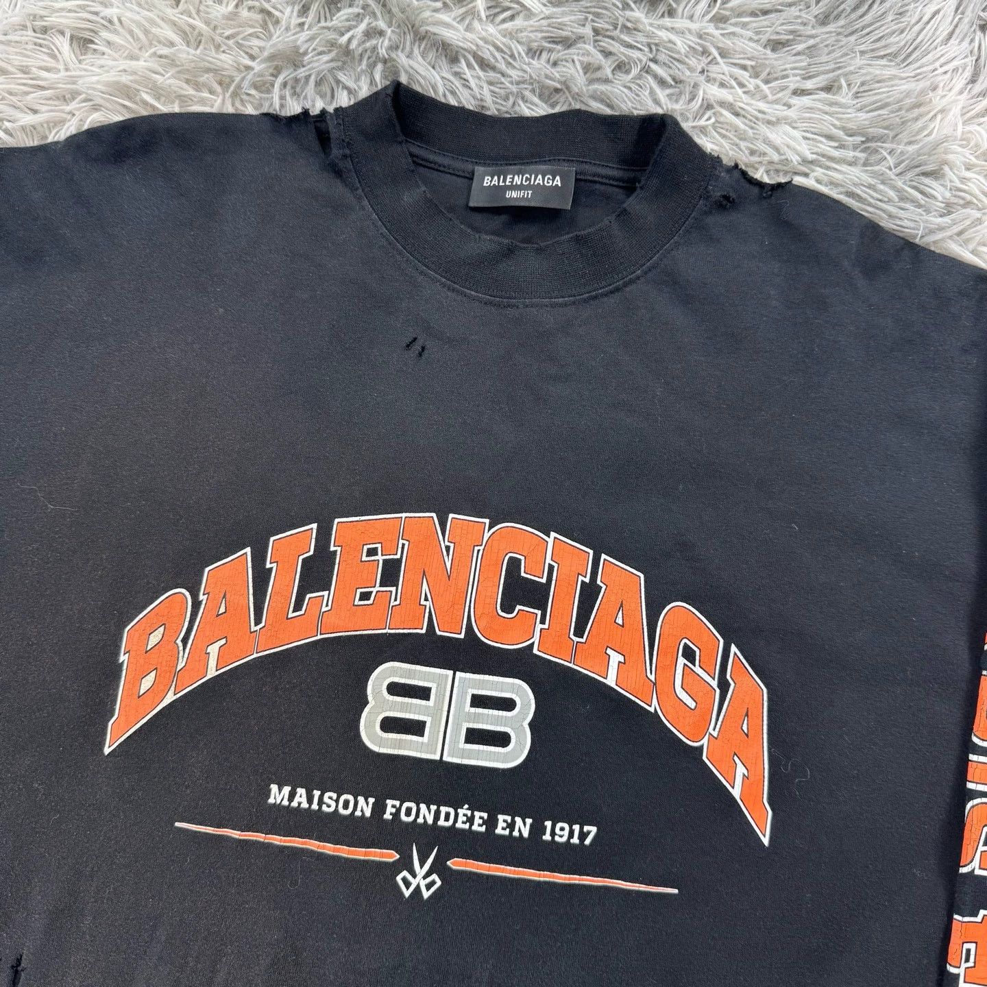 Balenciaga Balenciaga Distressed Scissors Sweatshirt - dmc Size US XS / EU 42 / 0 - 3 Thumbnail