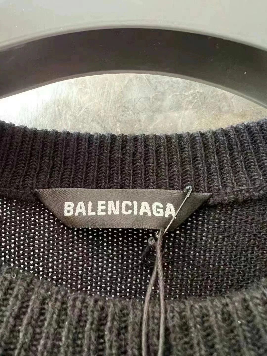 Balenciaga Balenciaga M Size Sweater New With Tags - dmc Size US M / EU 48-50 / 2 - 4 Thumbnail