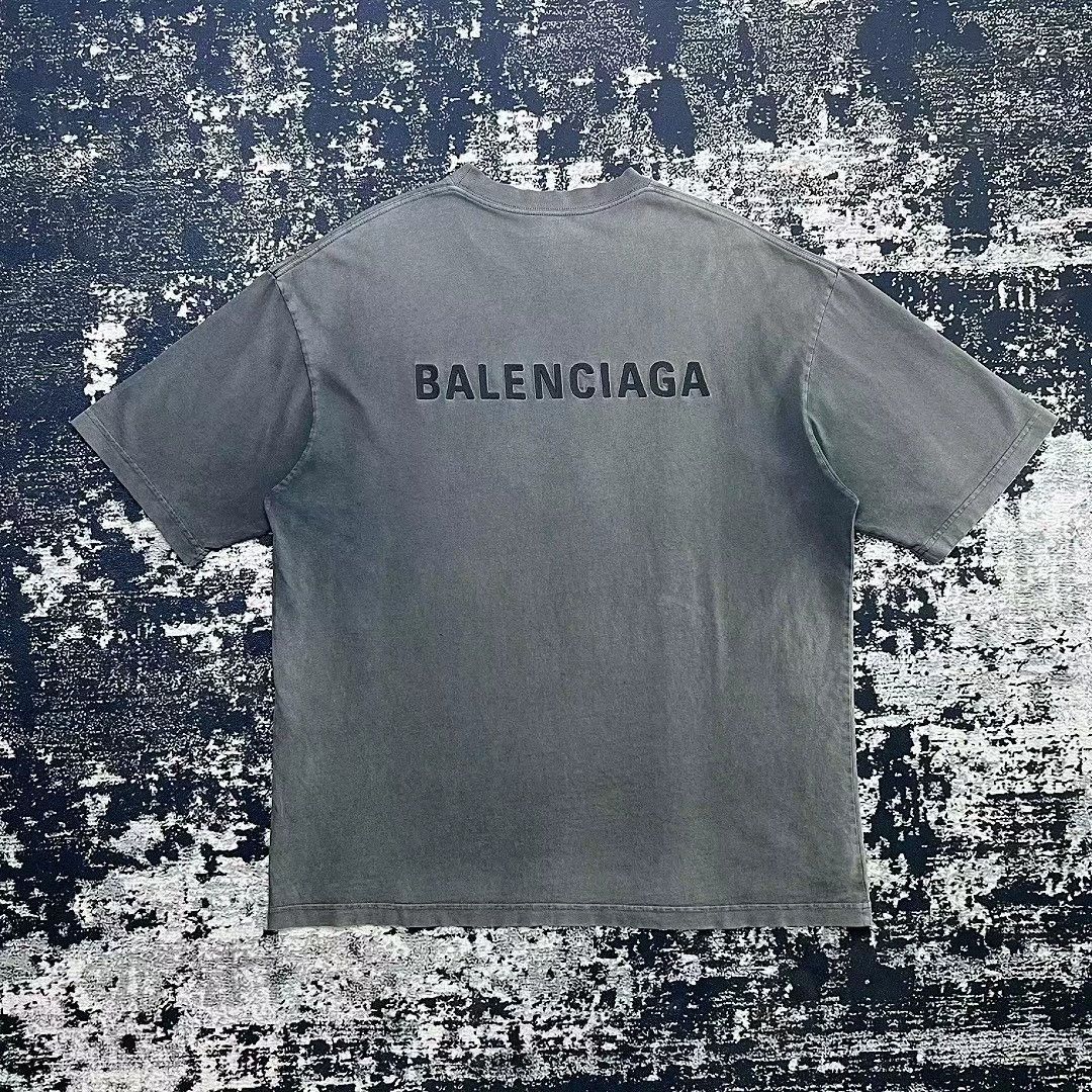 Balenciaga Balenciaga Logo Distressed Gray T-Shirt - dmc Size US L / EU 52-54 / 3 - 5 Thumbnail