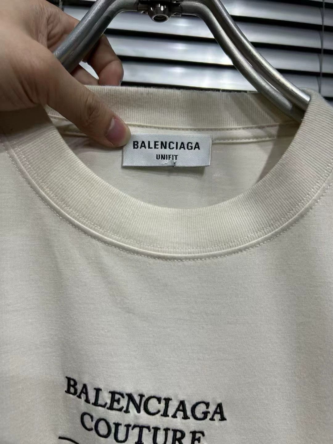 Balenciaga Balenciaga Embroidered Logo Short Sleeve Tee - dmc Size US XXS / EU 40 - 3 Thumbnail