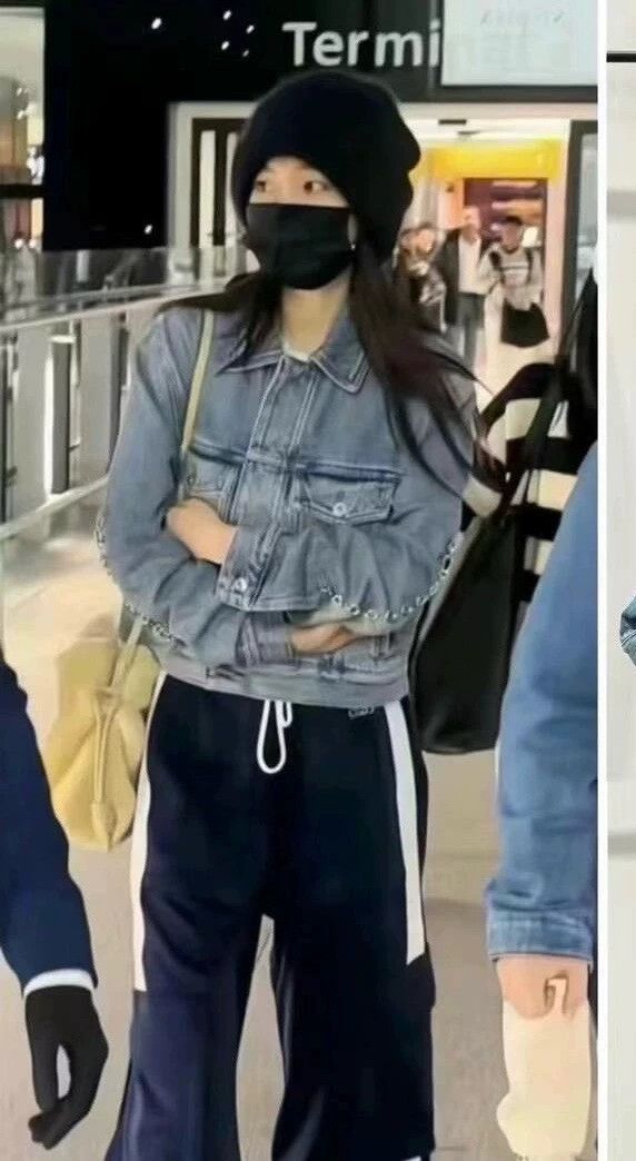 Loewe light blue denim jacket for women Size S / US 4 / IT 40 - 3 Thumbnail