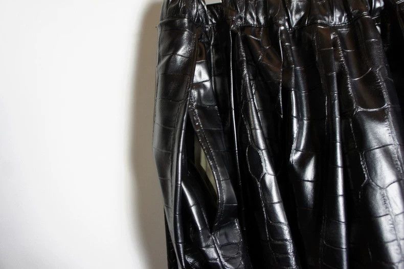 Comme des Garcons CDG Black Croc-Embossed Leather Skirt - dmc Size 24" / US 00 / IT 34 - 4 Thumbnail