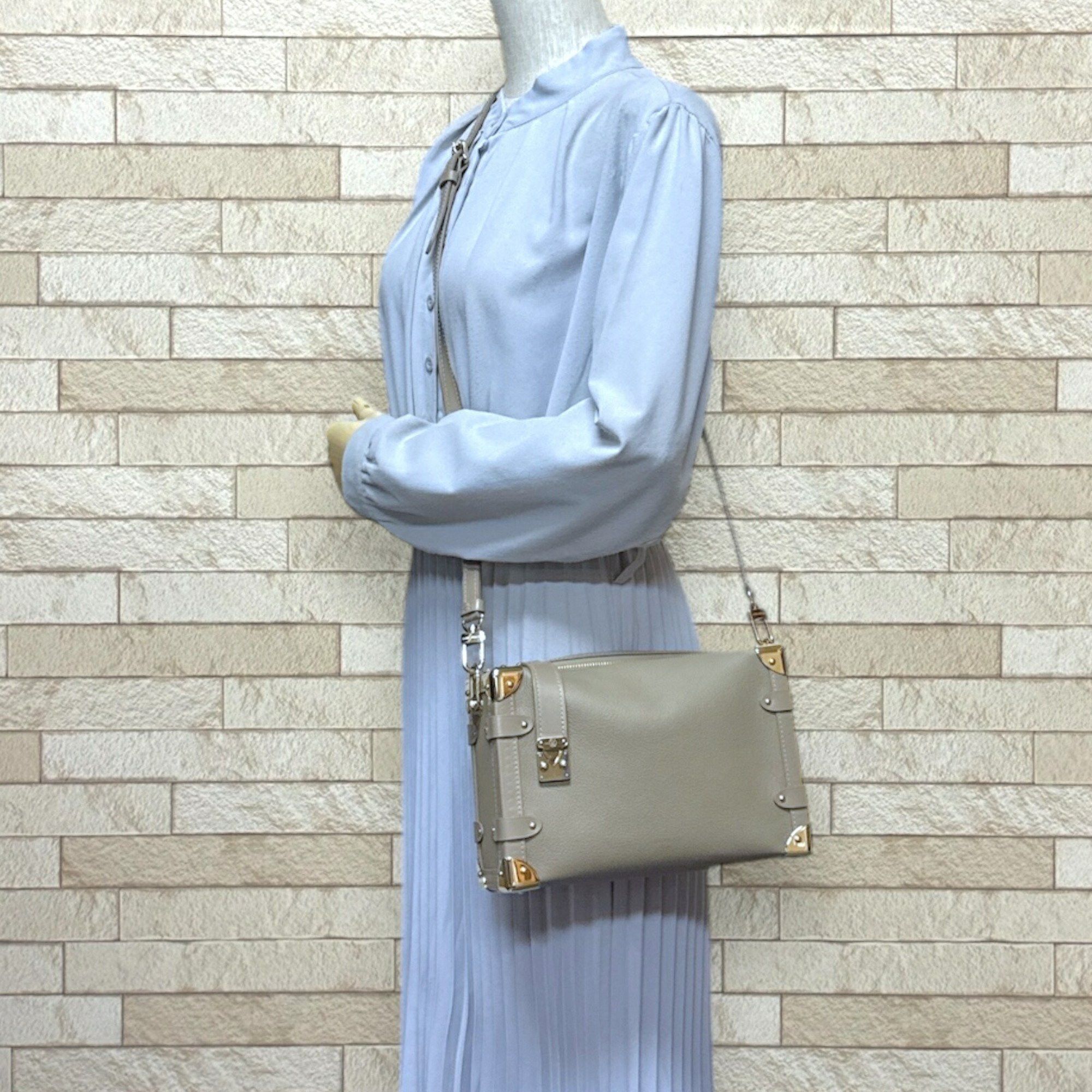 Louis Vuitton Louis Vuitton Side Trunk MM Shoulder Bag, Leather, M25072, Beige, Women's, LOUIS VUITTON Size ONE SIZE - 2 Thumbnail
