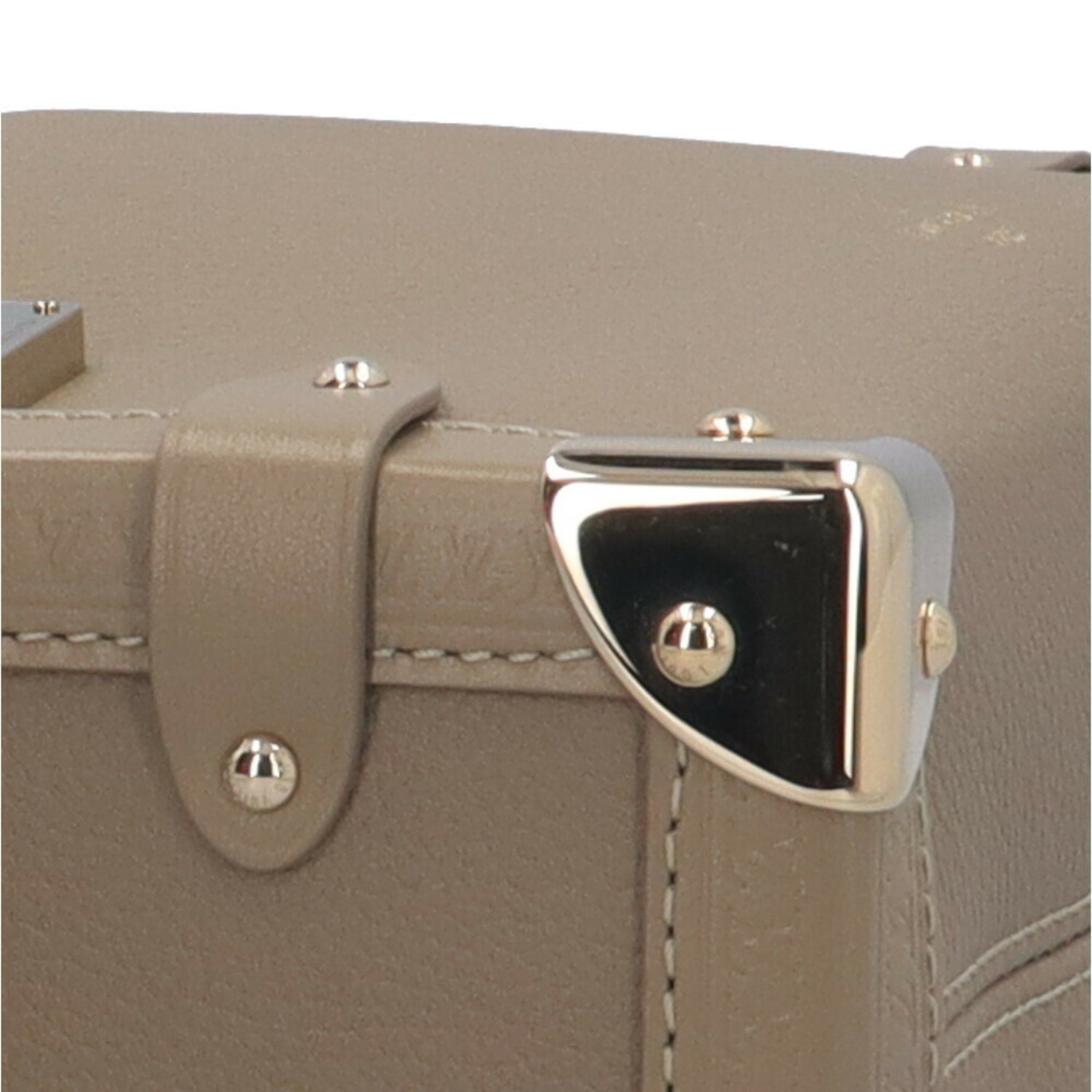 Louis Vuitton Louis Vuitton Side Trunk MM Shoulder Bag, Leather, M25072, Beige, Women's, LOUIS VUITTON Size ONE SIZE - 10 Thumbnail