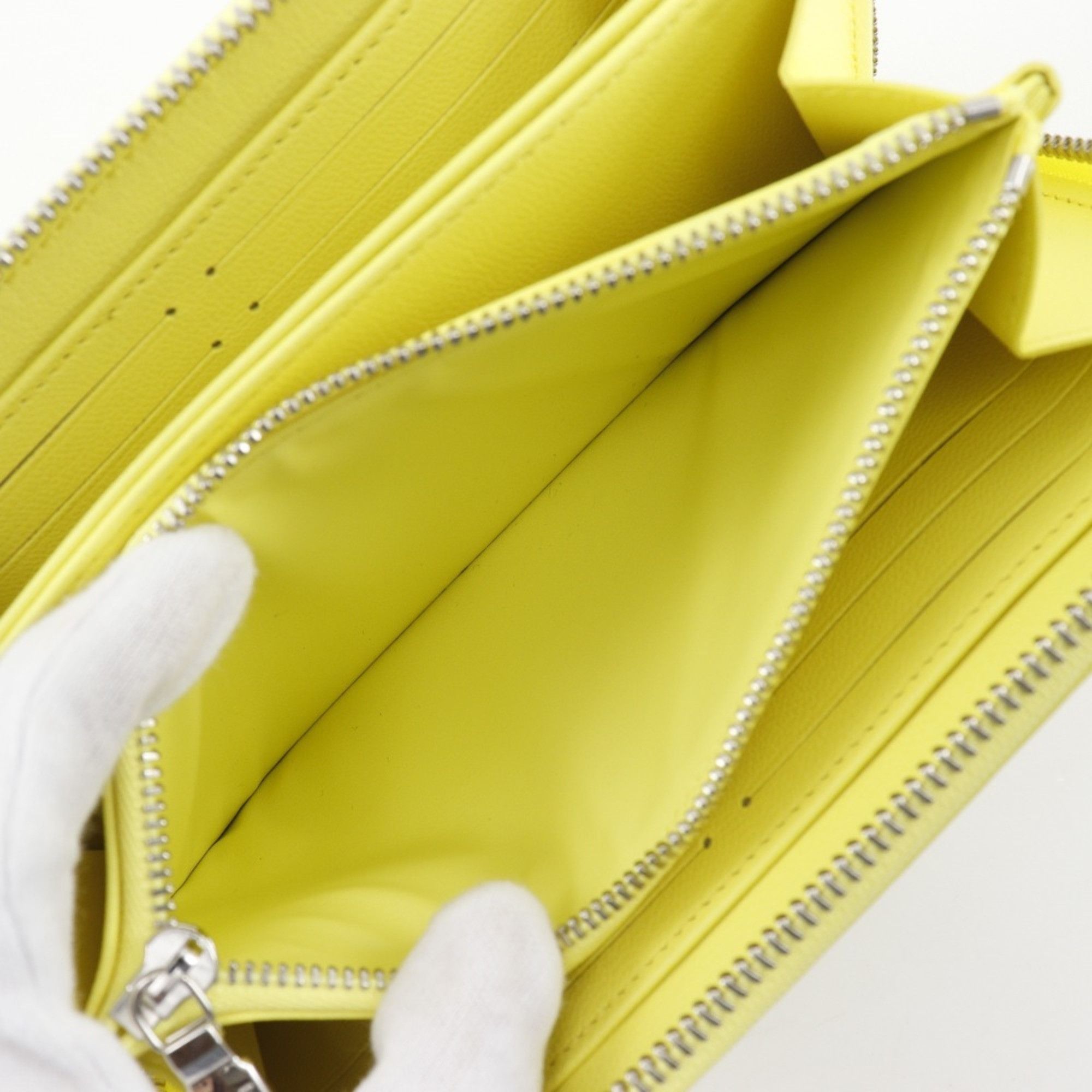 Louis Vuitton Louis Vuitton Coussin Zippy Wallet M83104, a long wallet in Smiley Yellow lambskin. Size ONE SIZE - 6 Thumbnail