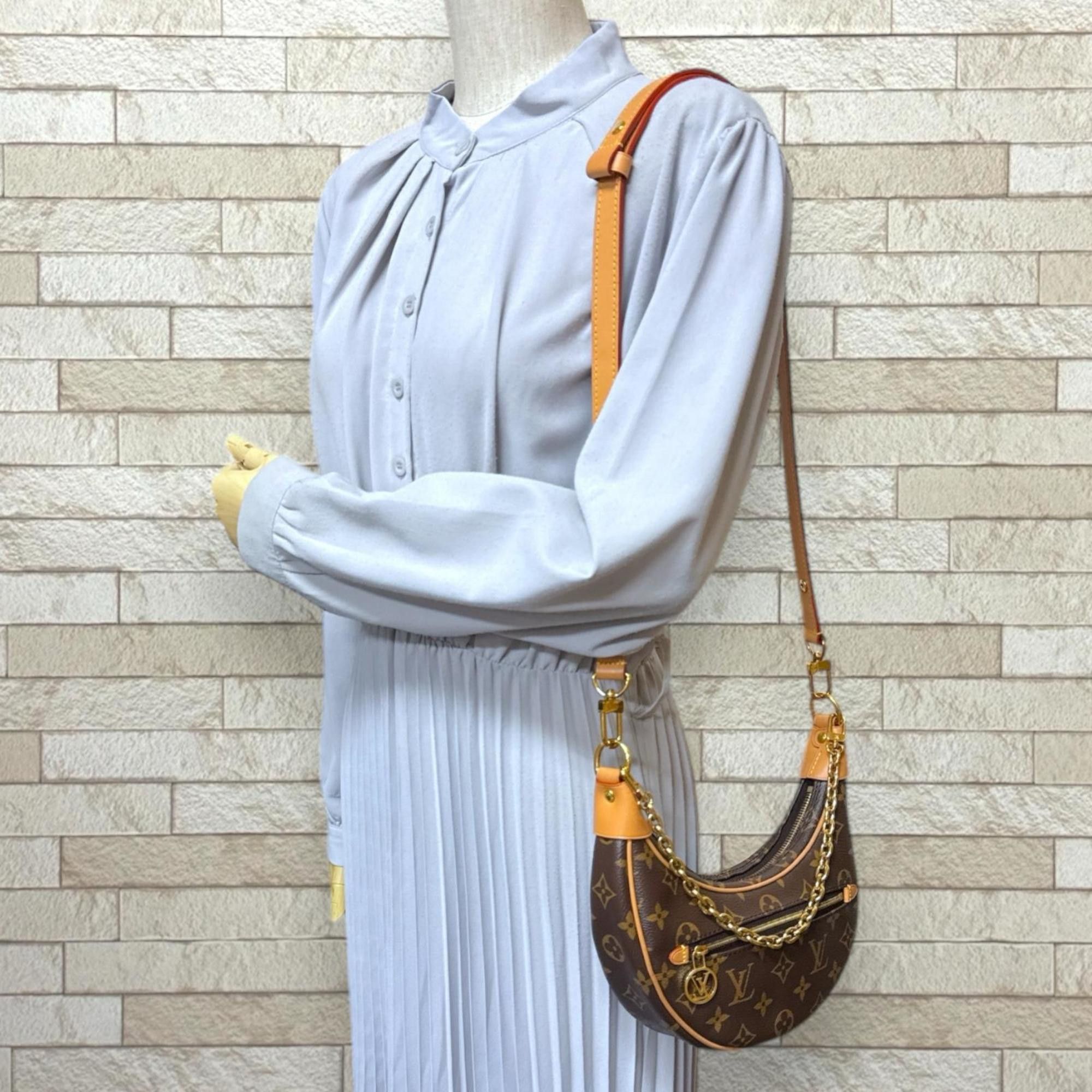 Louis Vuitton Louis Vuitton Loop Monogram Shoulder Bag in Canvas, M81098, Brown, Women's, LOUIS VUITTON Size ONE SIZE - 2 Thumbnail