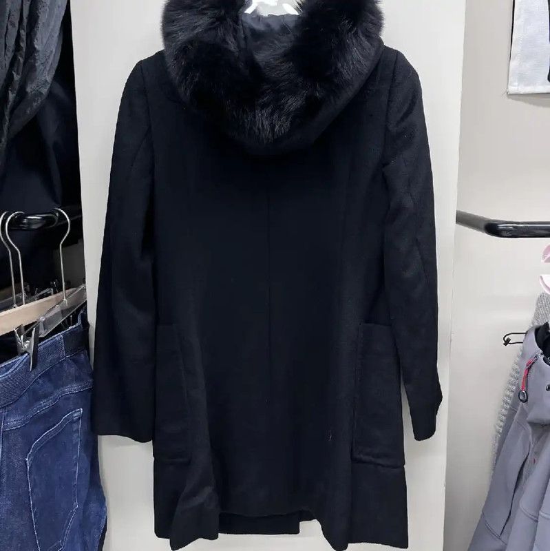 Max Mara MaxMara Black Women's Coat with Fur Hood 0089 Size M / US 6-8 / IT 42-44 - 2 Thumbnail