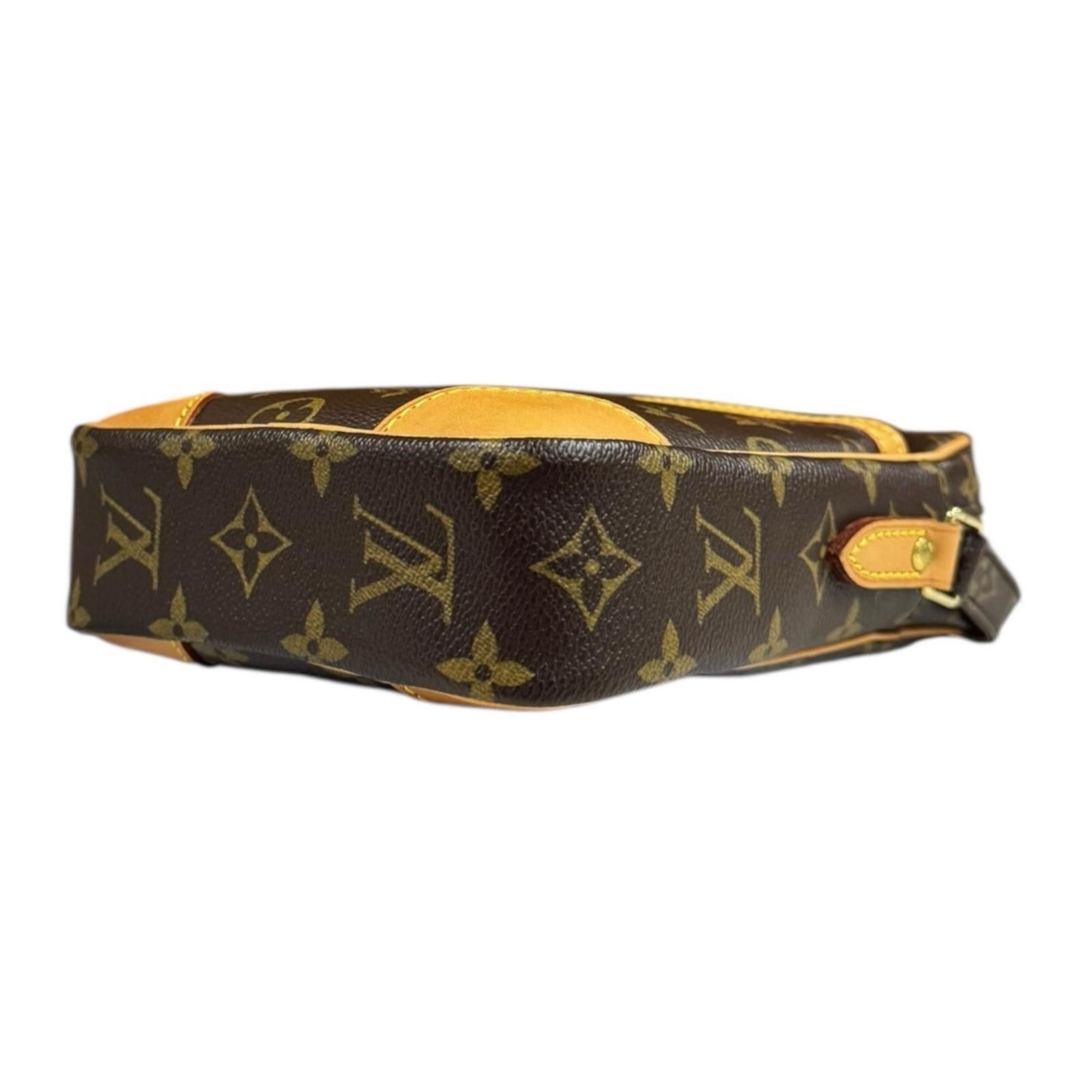Louis Vuitton Louis Vuitton Danube Monogram Shoulder Bag in Canvas, M45266, Brown, Women's, LOUIS VUITTON Size ONE SIZE - 5 Thumbnail