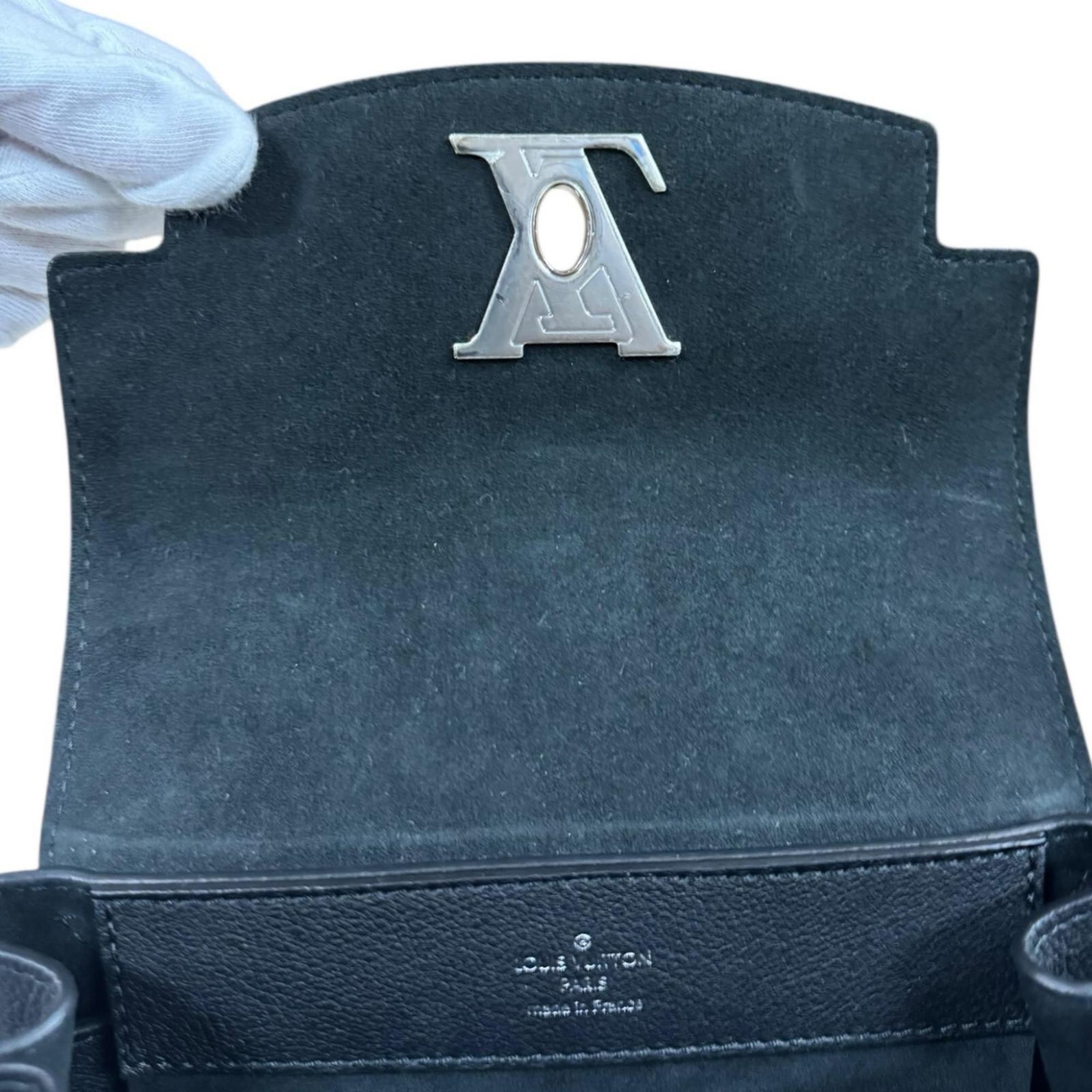 Louis Vuitton Louis Vuitton Lock Me Ever MINI Shoulder Bag, Leather, M20997, Black, Women's, LOUIS VUITTON Size ONE SIZE - 7 Thumbnail