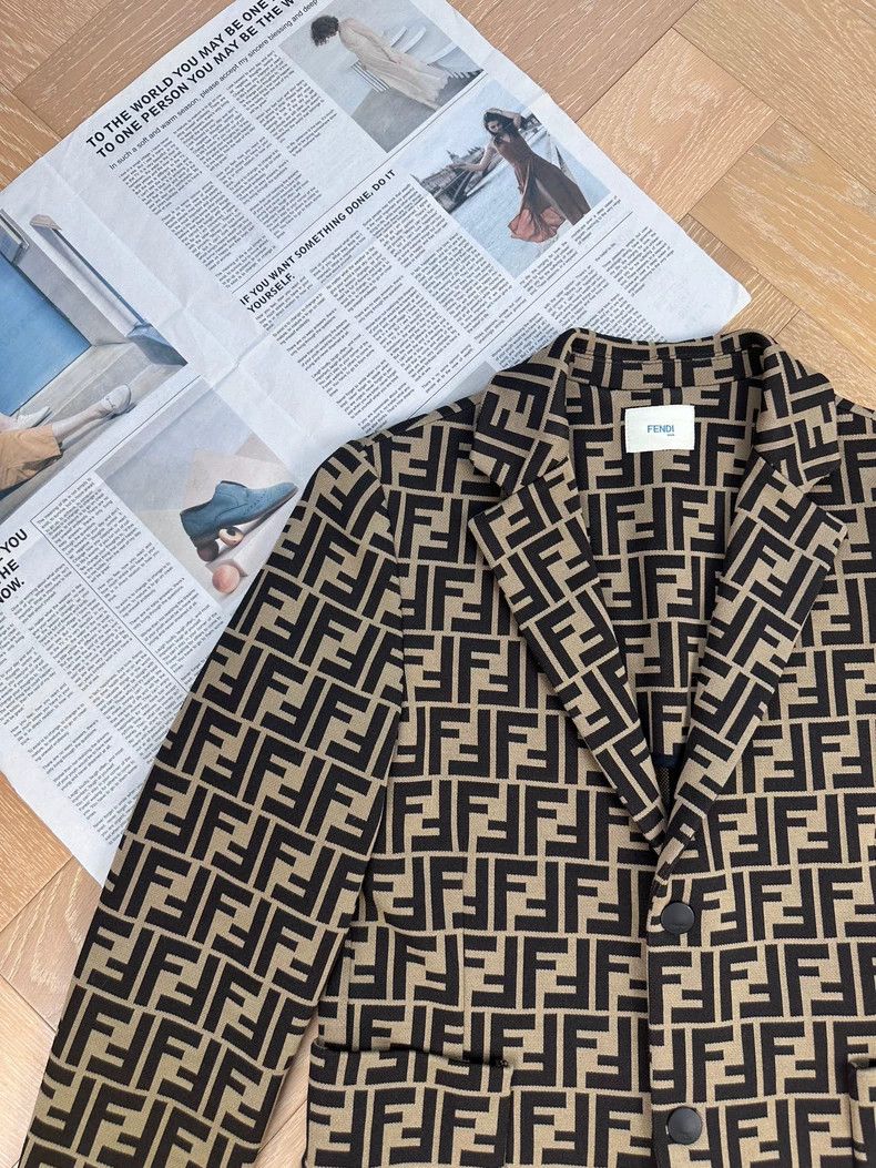 Fendi FENDILOGO - dmc Size US M / EU 48-50 / 2 - 6 Thumbnail
