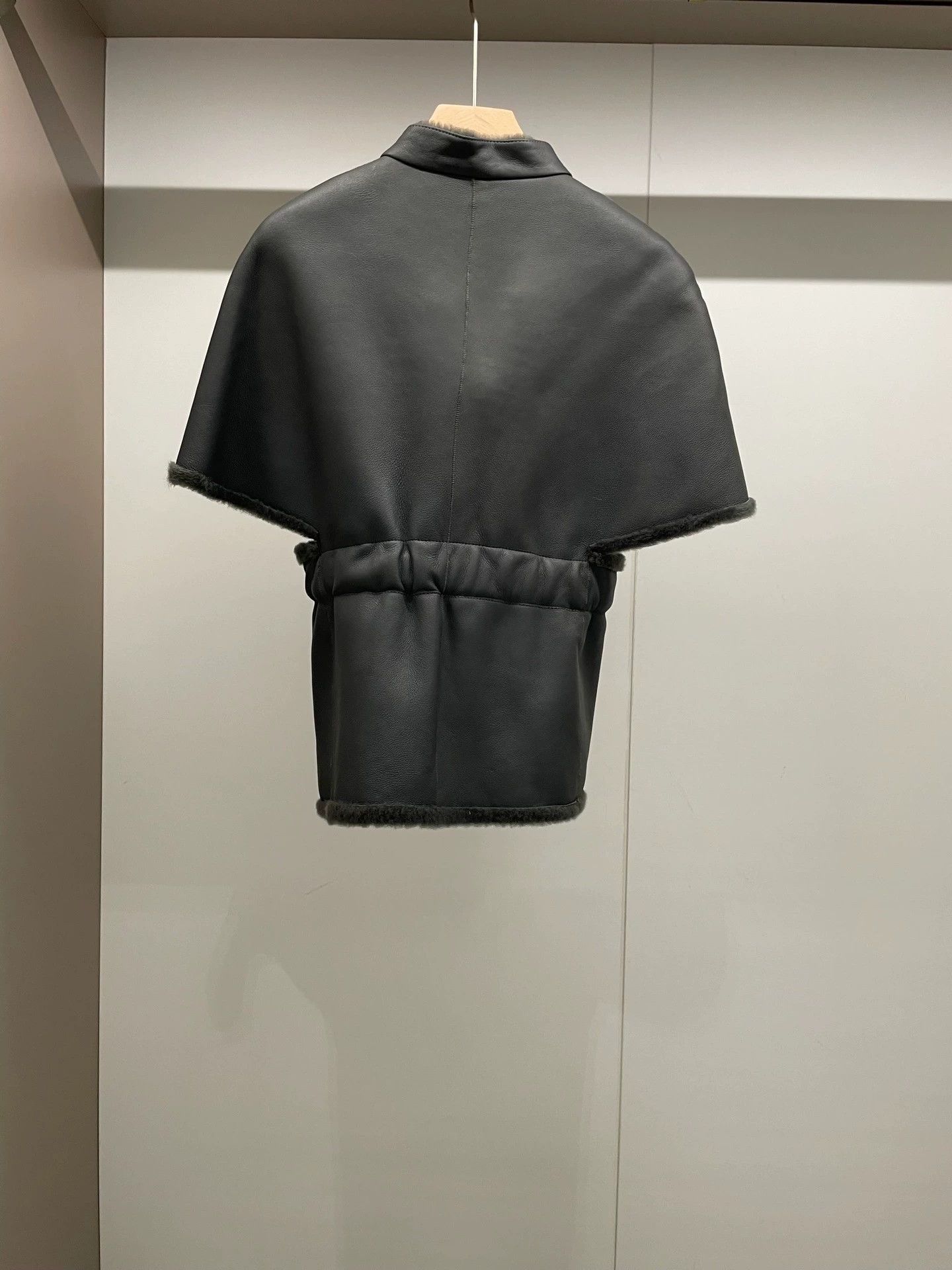 Vintage Brunello Cucinelli Reversible Lambskin Coat - dmc Size US S / EU 44-46 / 1 - 2 Thumbnail