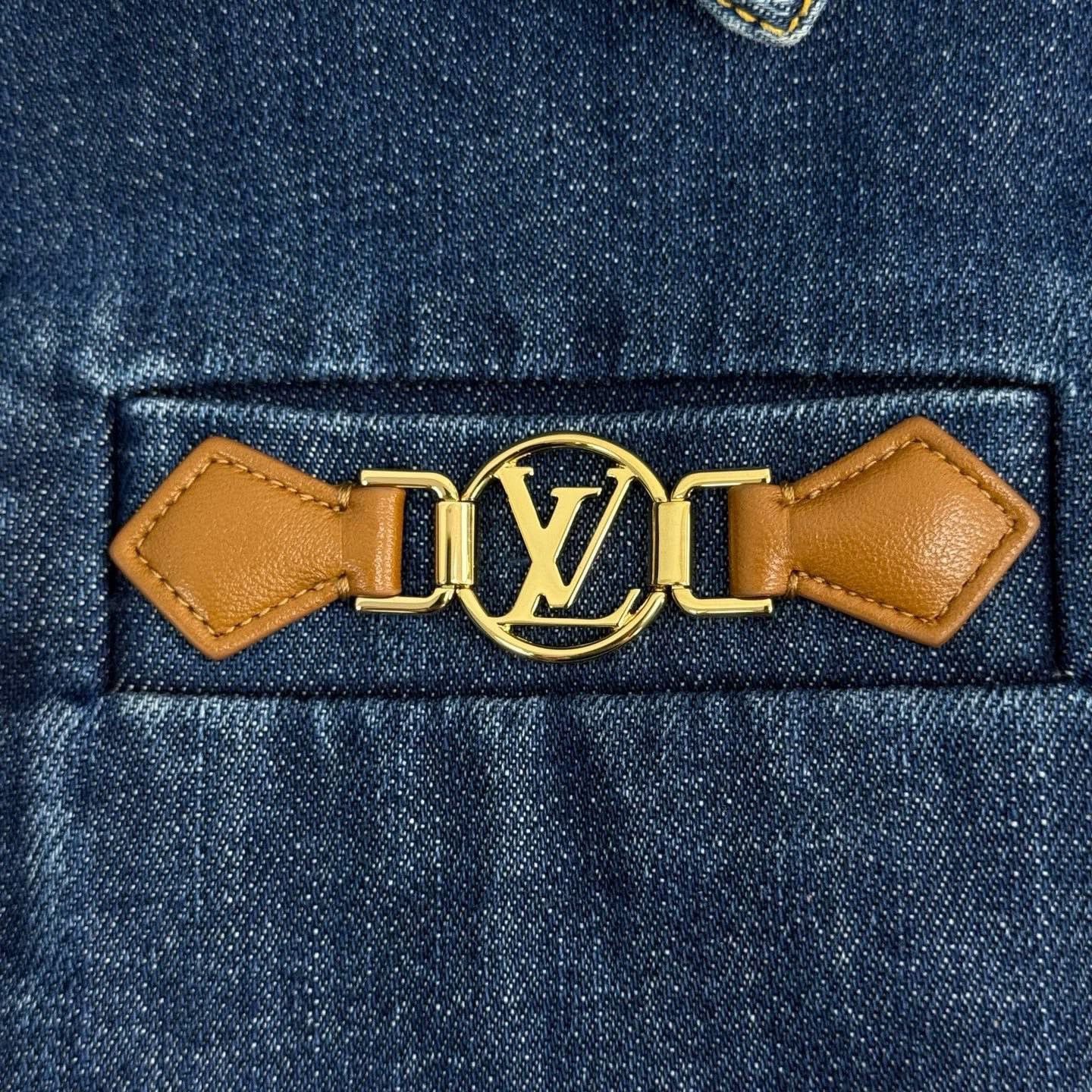 Louis Vuitton LV Washed Blue Denim Jacket Metal Logo - dmc Size US M / EU 48-50 / 2 - 8 Thumbnail