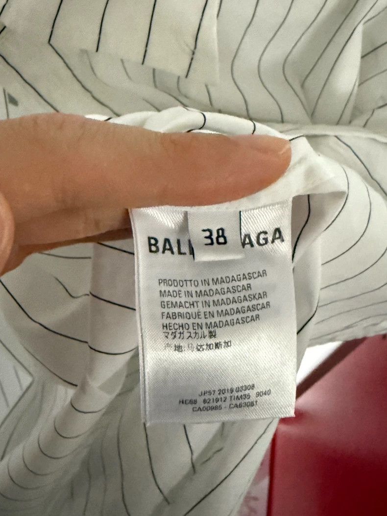 Balenciaga Balenciaga Striped Unisex Shirt Size 38 - dmc Size US M / EU 48-50 / 2 - 4 Thumbnail