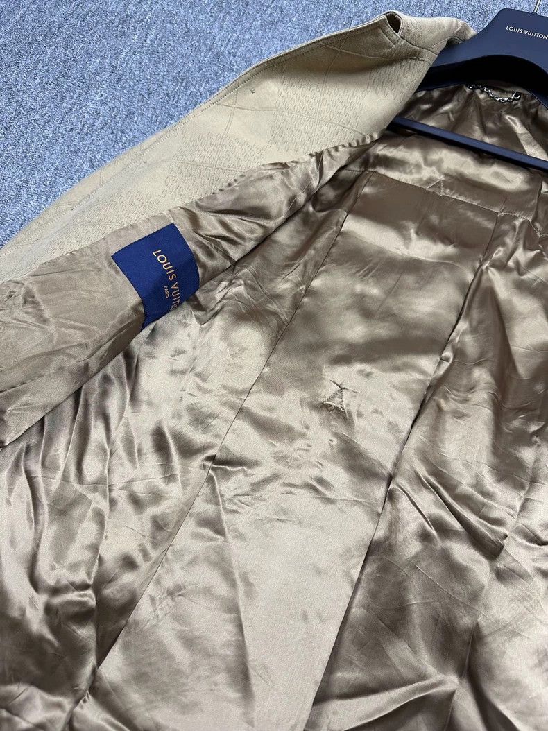 Louis Vuitton LV x Pharrell Beige Logo Long Trench Coat - dmc Size US XXS / EU 40 - 4 Thumbnail