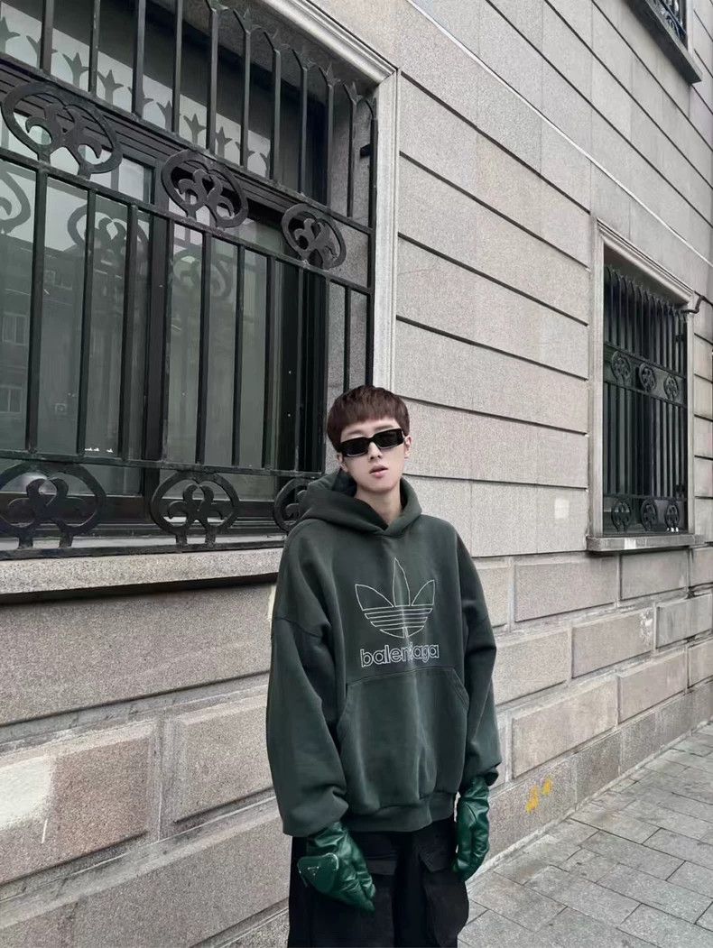 Balenciaga Balenciaga x Adidas Hoodie Sweatshirt - dmc Size US XS / EU 42 / 0 - 7 Thumbnail