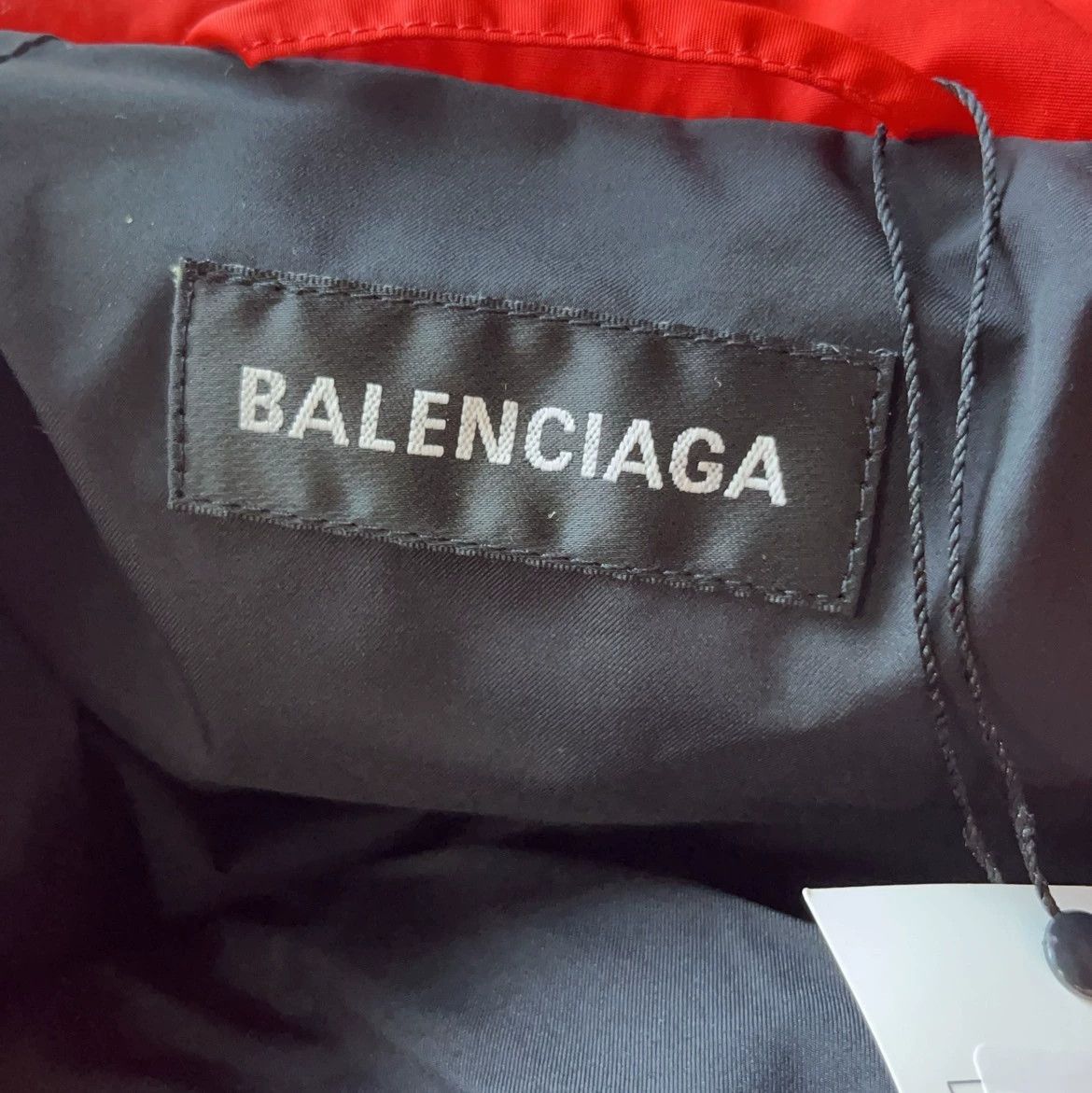 Balenciaga Balenciaga Red Football Print Logo Down Jacket - dmc Size US L / EU 52-54 / 3 - 9 Thumbnail