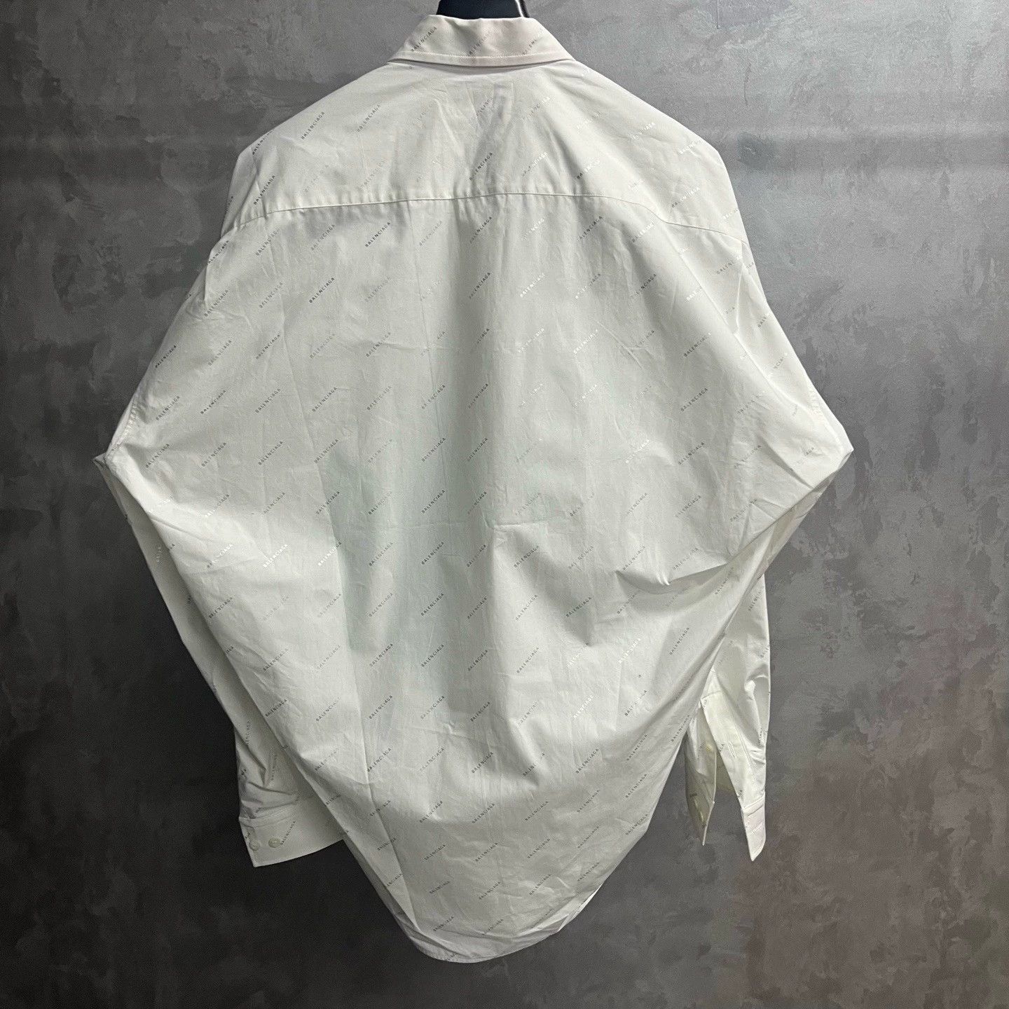 Balenciaga Balenciaga White Logo Loose Long-Sleeve Shirt - dmc Size US M / EU 48-50 / 2 - 5 Thumbnail