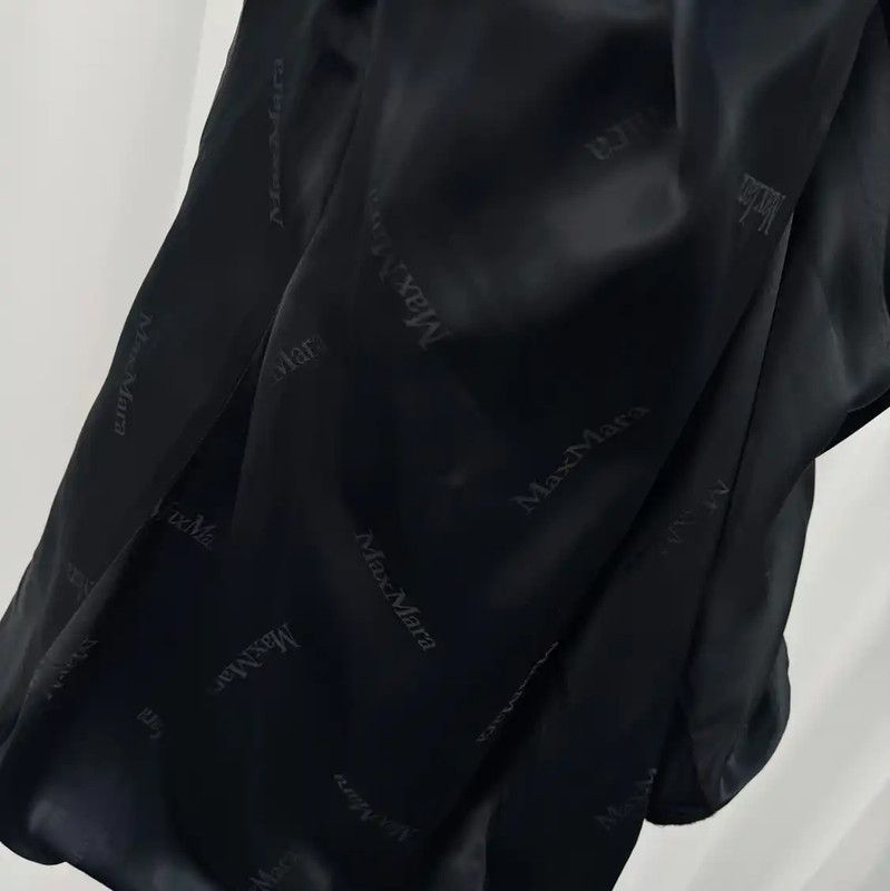 Max Mara MaxMara Black Cashmere Long Coat for Women 0089 Size M / US 6-8 / IT 42-44 - 5 Thumbnail