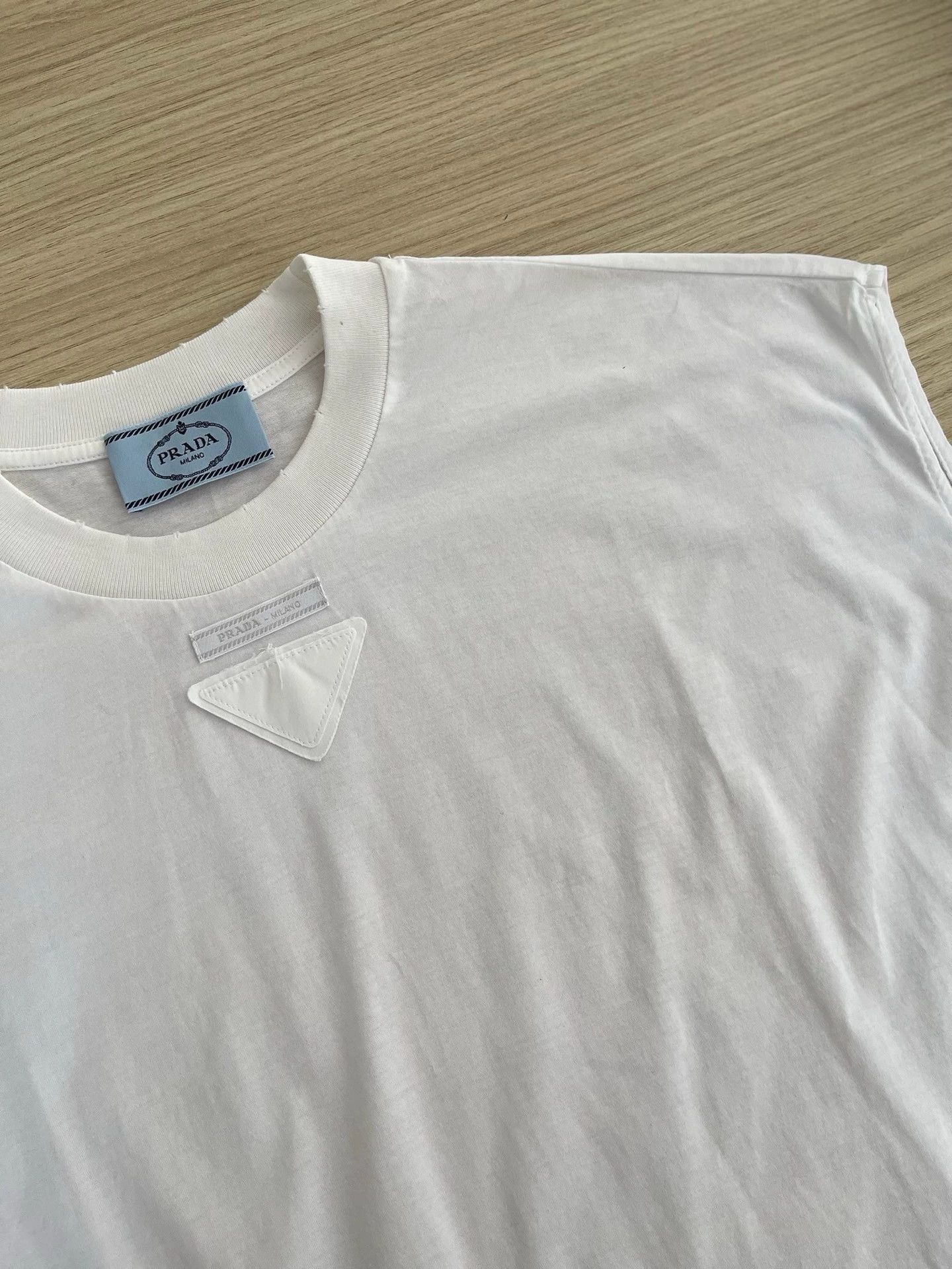 Prada Prada White Sleeveless Triangle Logo Top - dmc Size US S / EU 44-46 / 1 - 4 Thumbnail