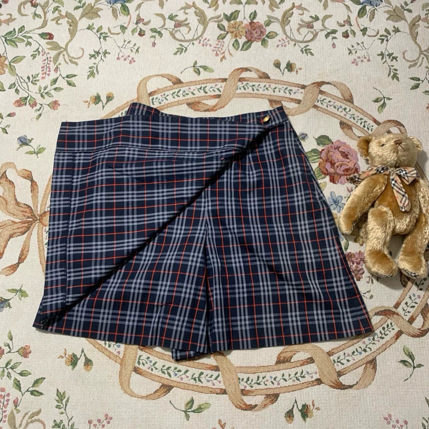 Burberry Burberry Vintage Plaid Skort with Gold Buckle - dmc Size US 30 / EU 46 - 4 Thumbnail