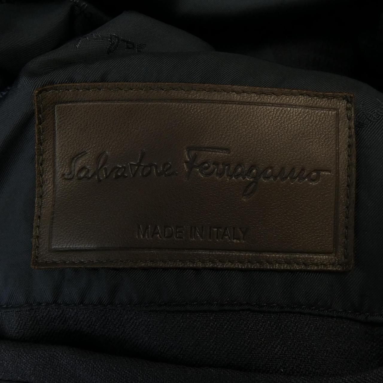 Salvatore Ferragamo Salvatore Ferragamo Salvatore Ferragamo Coat Leather Outerwear DUTY FREE for USA Size ONE SIZE - 4 Thumbnail