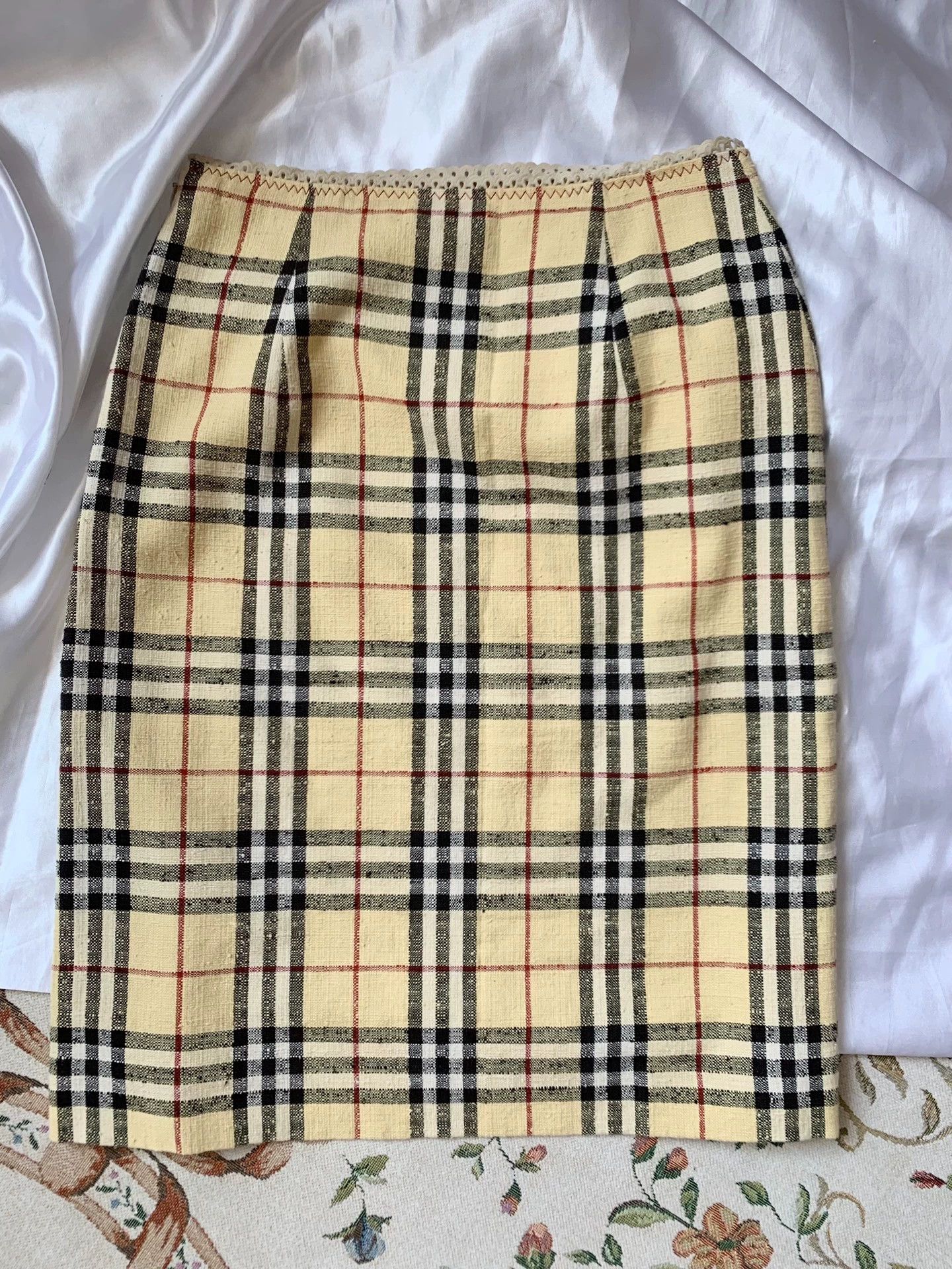 Burberry Burberry Check Ruffle Trim Skirt - dmc Size US 26 / EU 42 - 4 Thumbnail