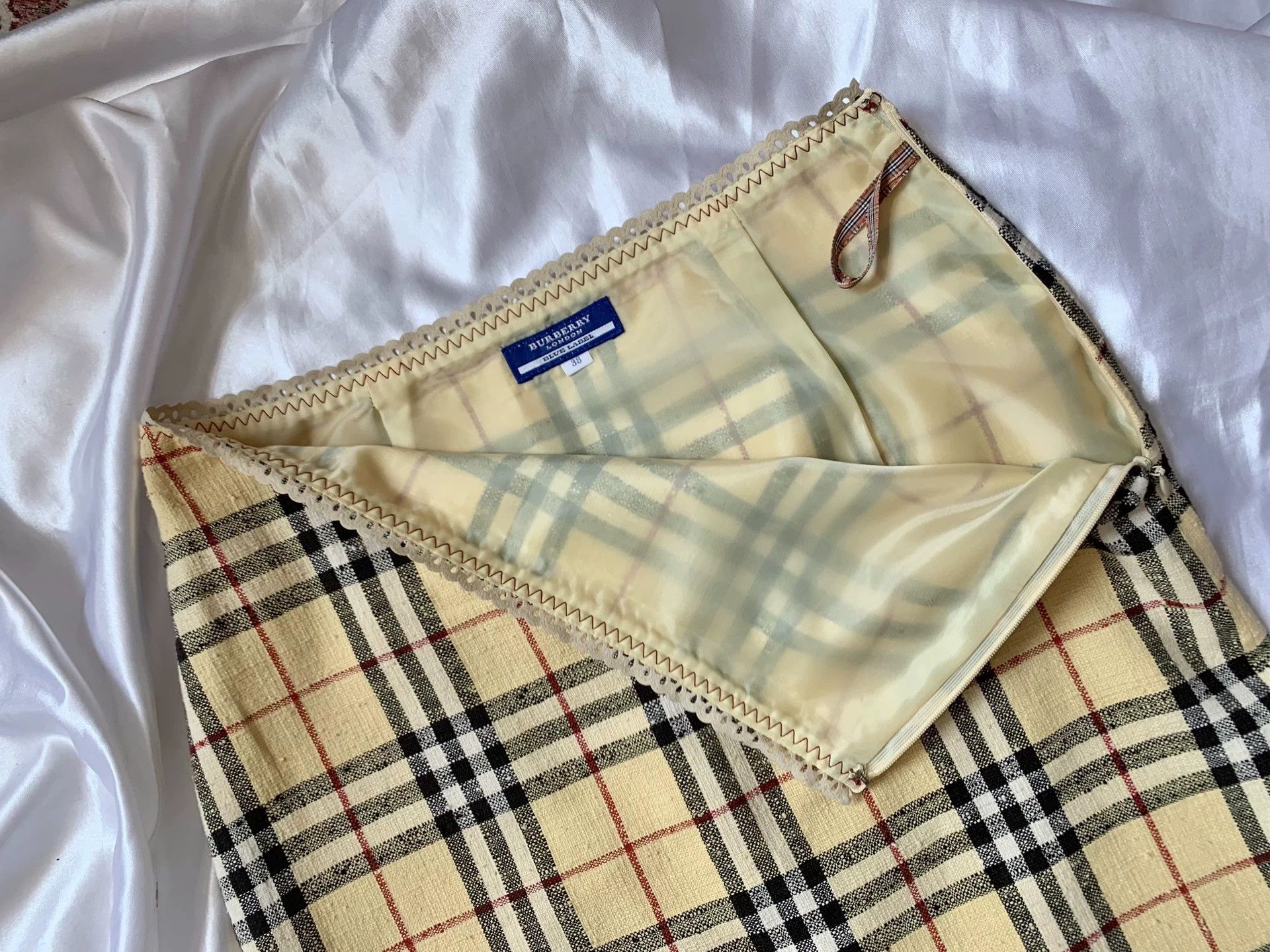 Burberry Burberry Check Ruffle Trim Skirt - dmc Size US 26 / EU 42 - 5 Thumbnail