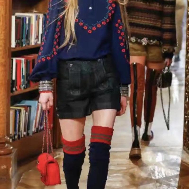 Chanel Chanel Embroidered Navy Wool Pullover Sweater 0089 Size XXS / US 00 / IT 34 - 8 Thumbnail