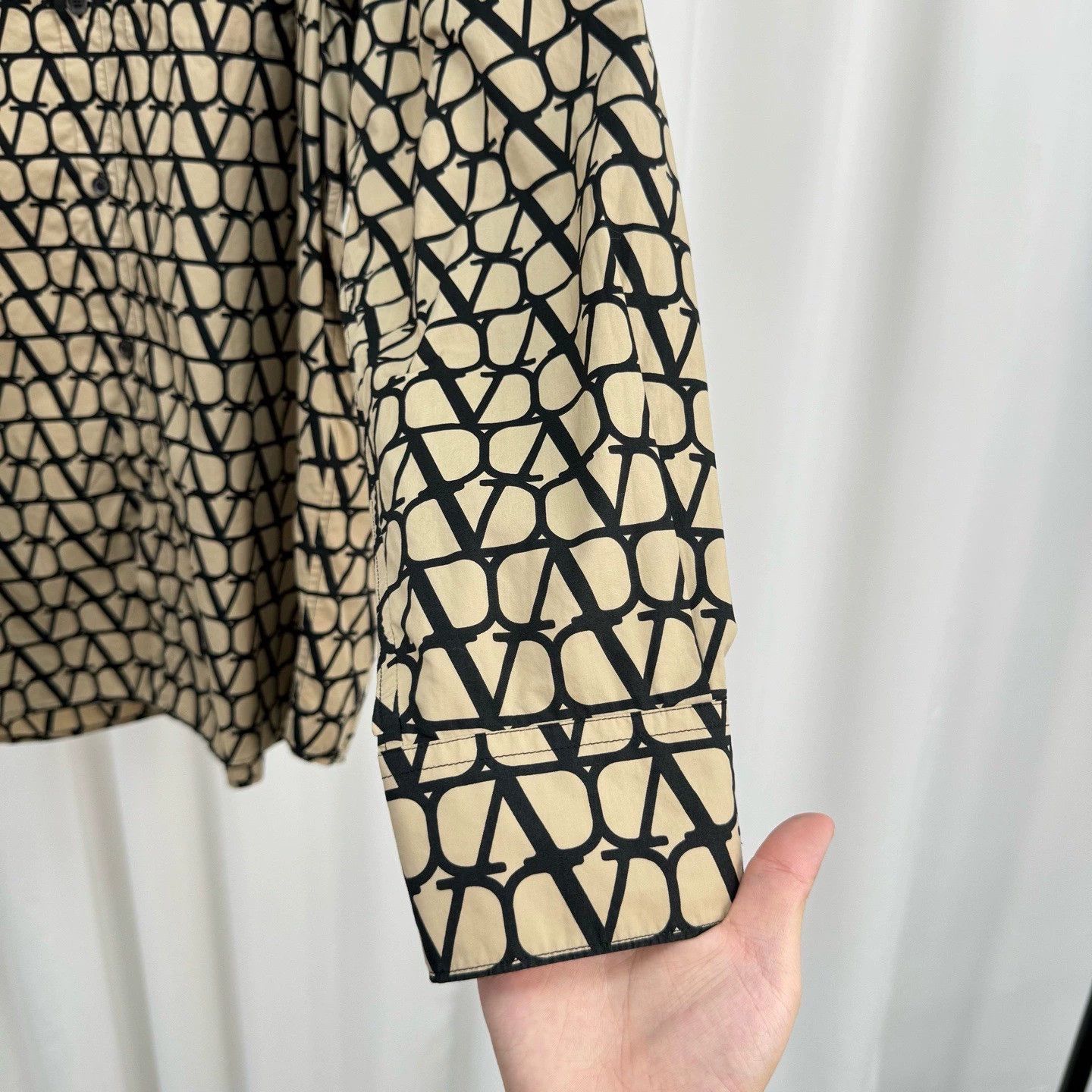 Valentino Valentino Logo Print Shirt Jacket - dmc Size US M / EU 48-50 / 2 - 4 Thumbnail
