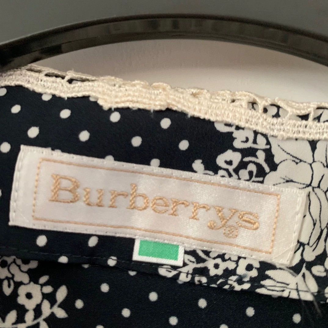 Burberry Burberry Vintage Lace Pearl Button Blouse - dmc Size US M / EU 48-50 / 2 - 3 Thumbnail