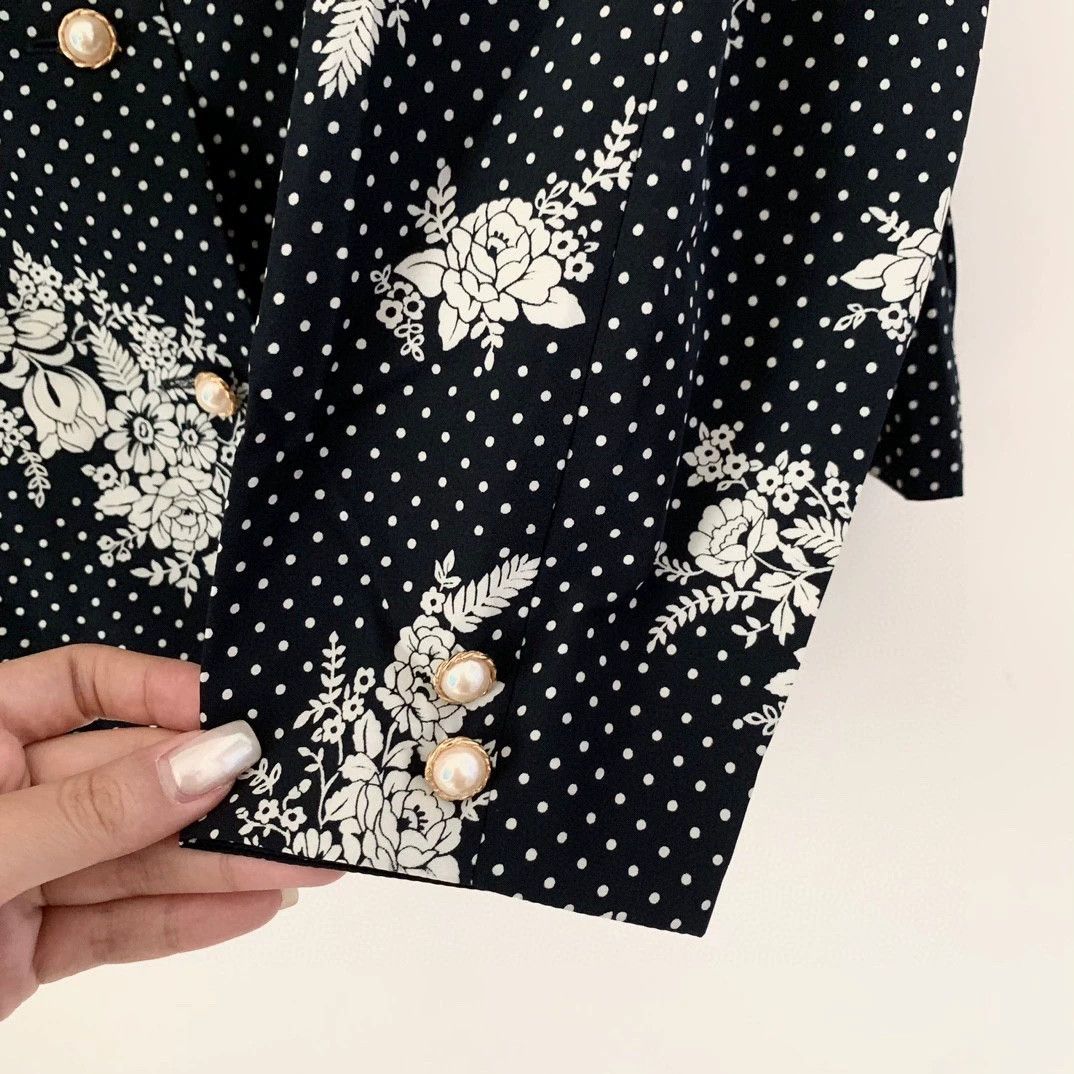 Burberry Burberry Vintage Lace Pearl Button Blouse - dmc Size US M / EU 48-50 / 2 - 4 Thumbnail