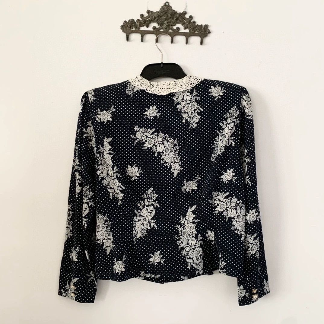 Burberry Burberry Vintage Lace Pearl Button Blouse - dmc Size US M / EU 48-50 / 2 - 5 Thumbnail