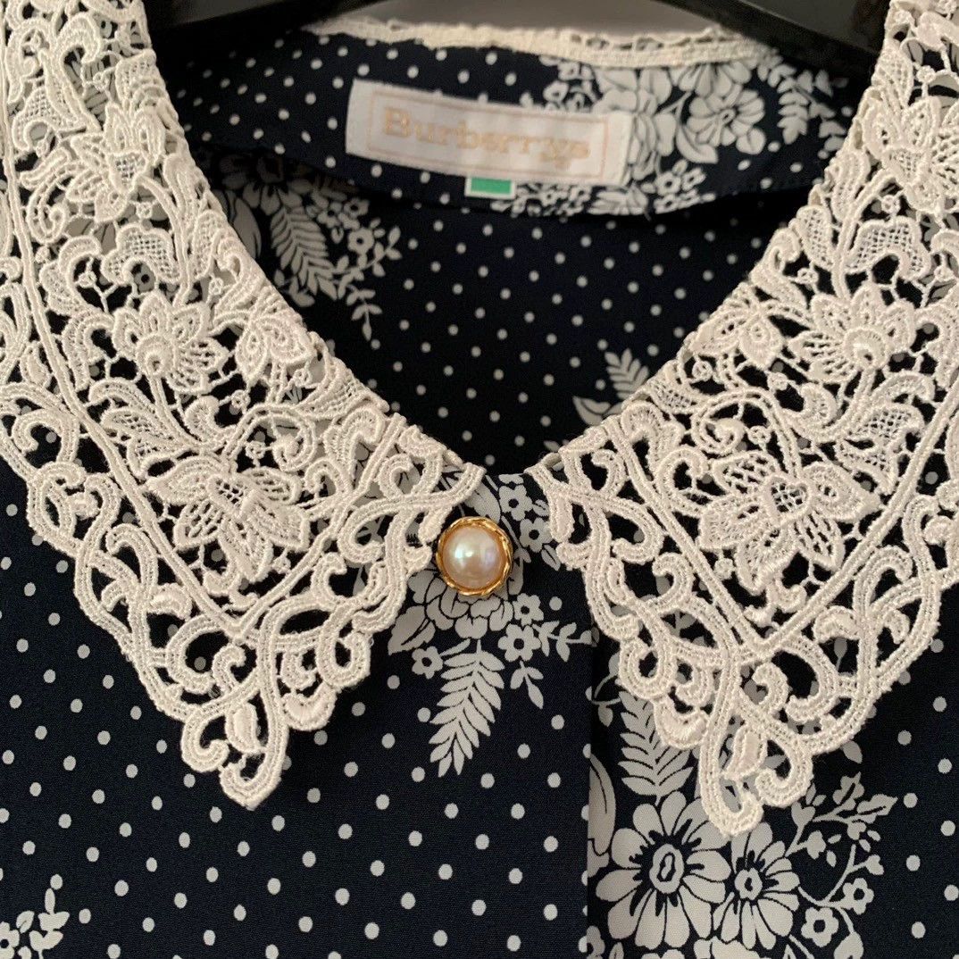 Burberry Burberry Vintage Lace Pearl Button Blouse - dmc Size US M / EU 48-50 / 2 - 2 Thumbnail