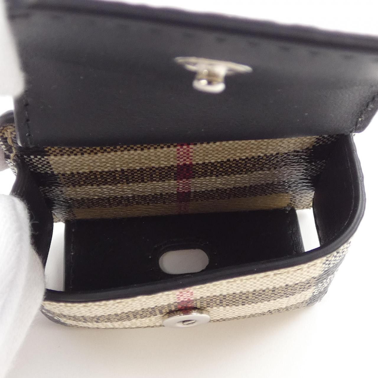 Burberry Burberry Burberry Accessory Others Other 8065992 DUTY FREE for USA Size ONE SIZE - 5 Thumbnail
