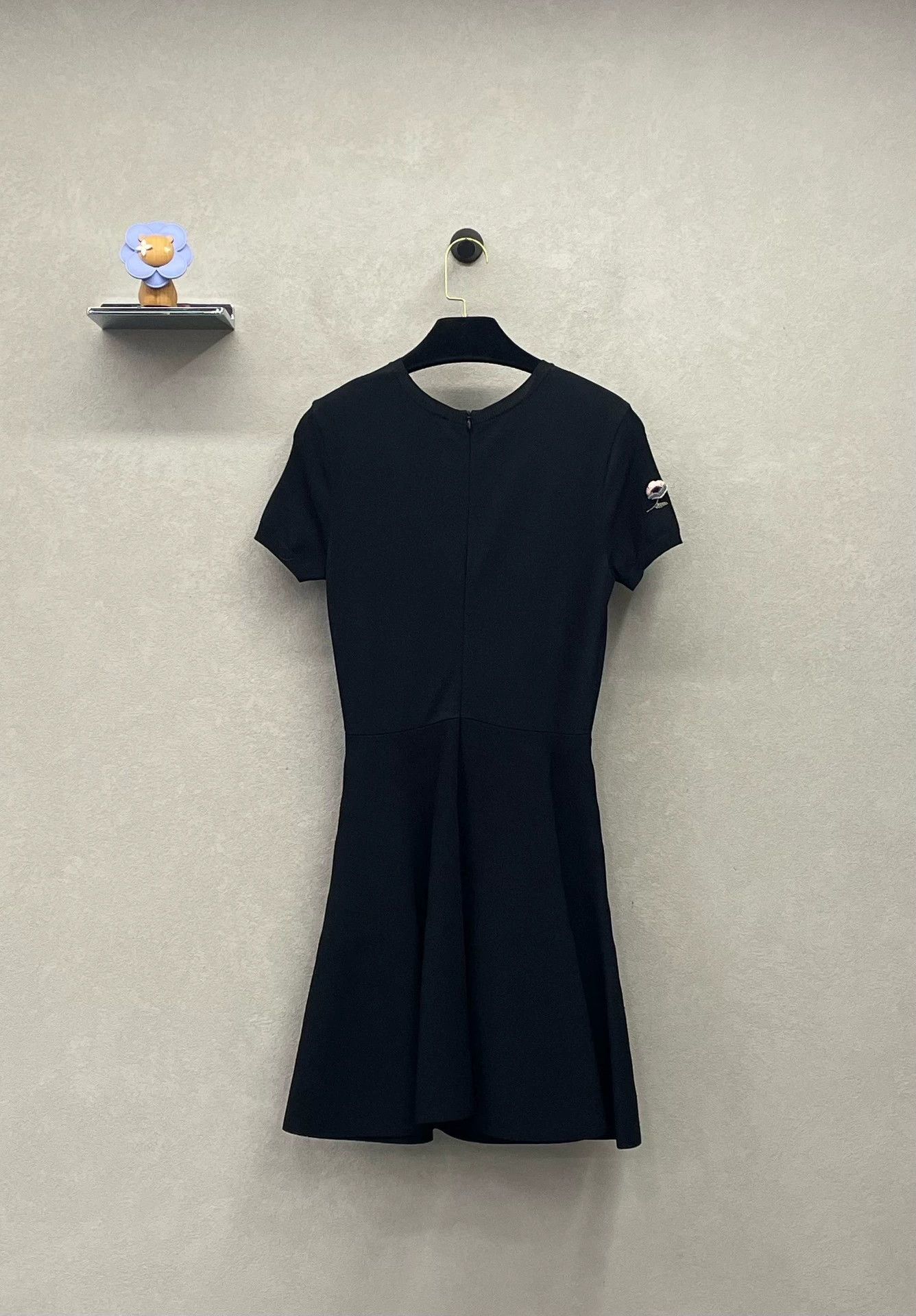 Valentino Valentino Embroidered Stretch Fabric Dress - dmc Size US S / EU 44-46 / 1 - 3 Thumbnail