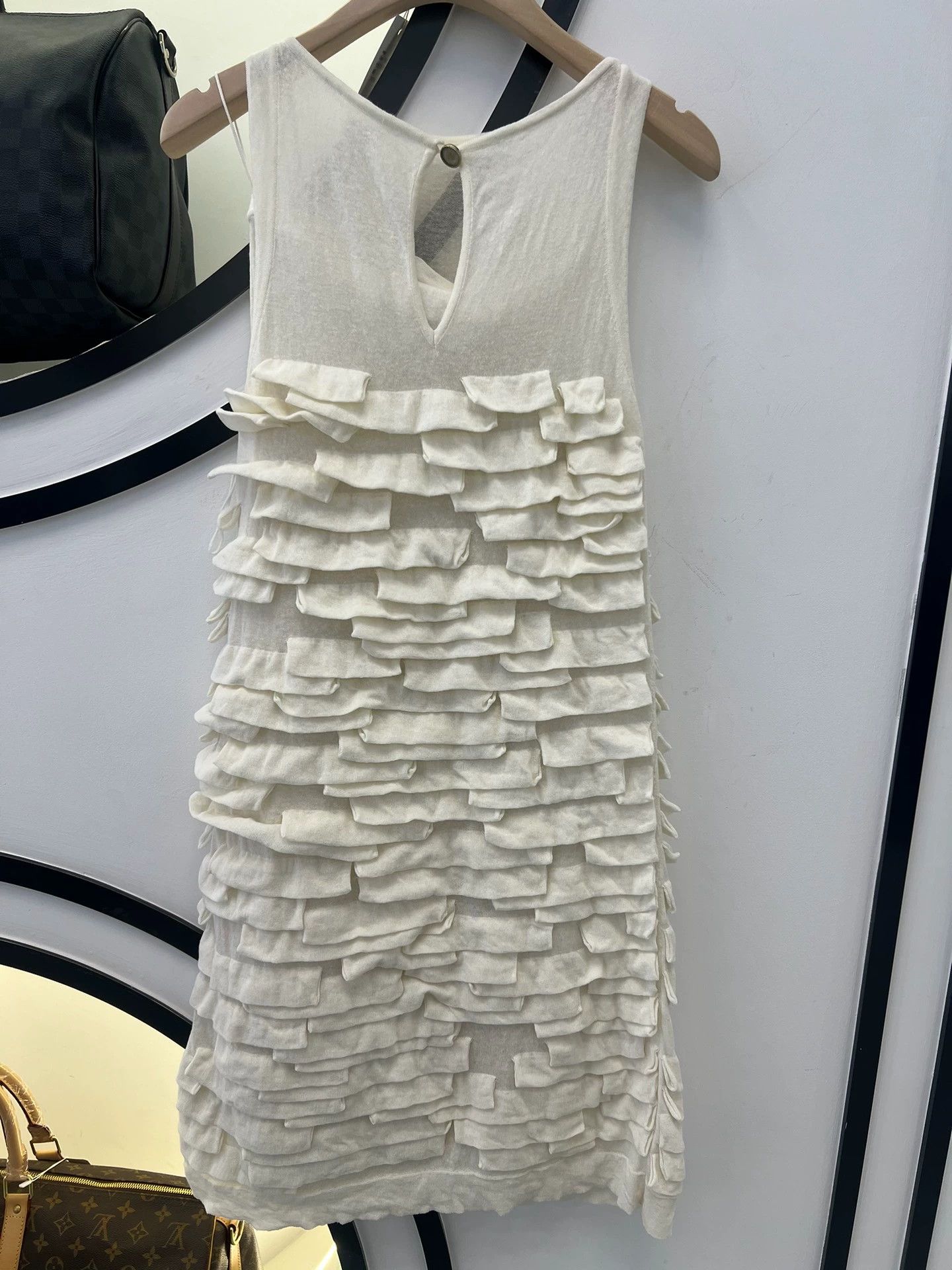Chanel Chanel Knit Dress with Mother-of-Pearl Buttons - dmc Size US XS / EU 42 / 0 - 2 Thumbnail