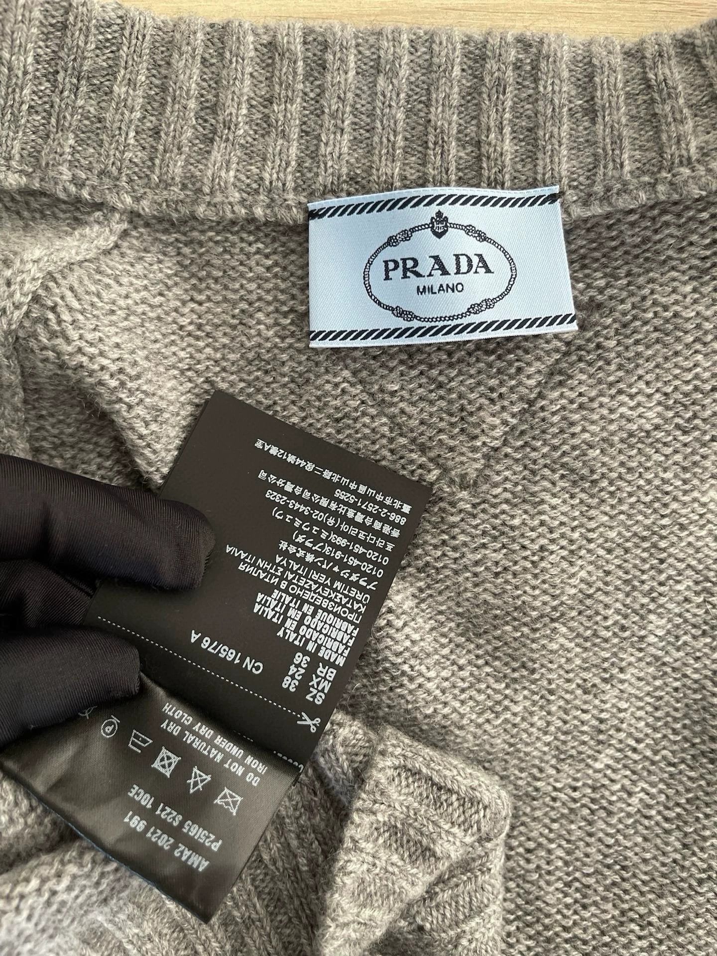 Prada Prada Classic Gray Short Cardigan - dmc Size US S / EU 44-46 / 1 - 3 Thumbnail
