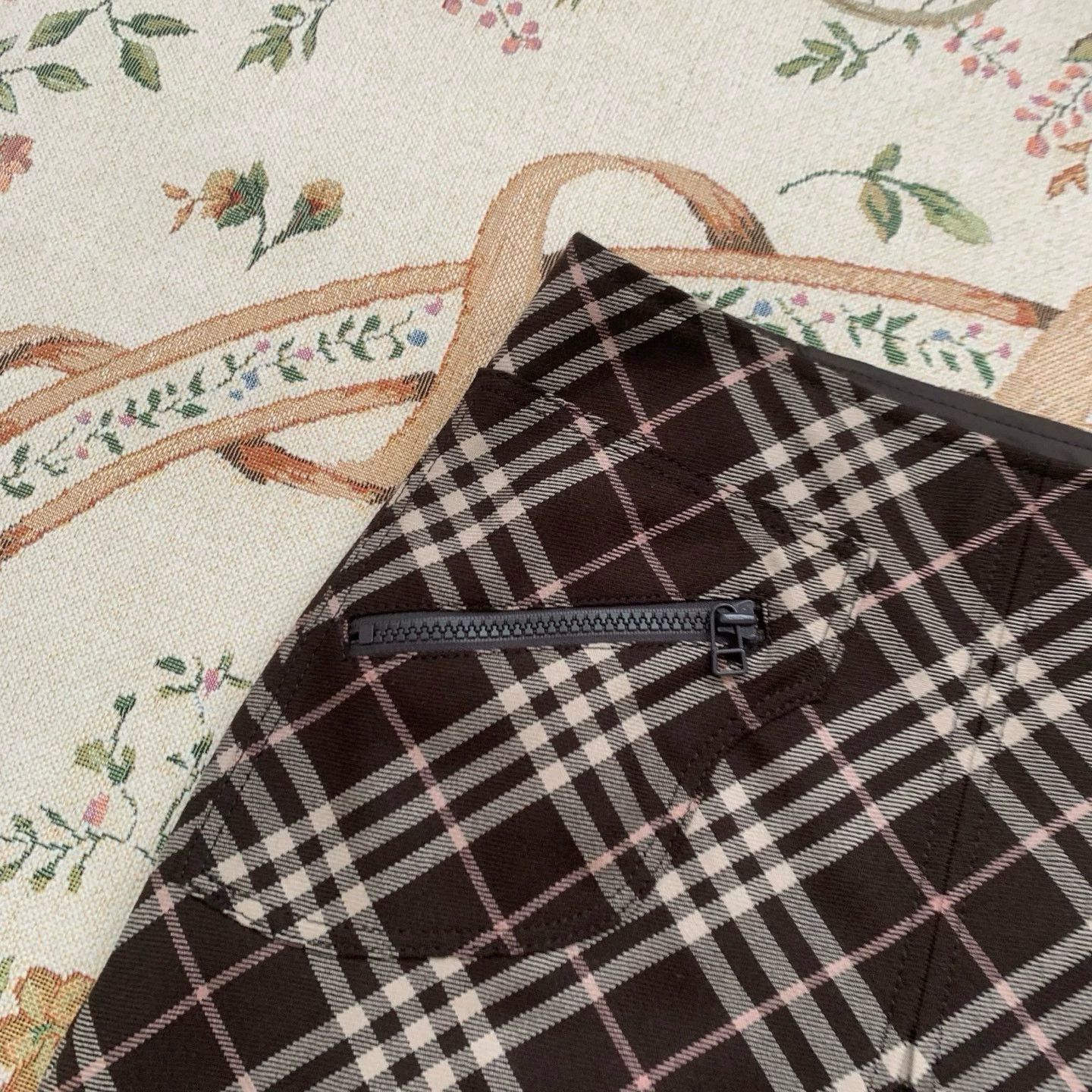 Burberry Burberry Vintage Plaid Mini Skirt - dmc Size US 36 / EU 52 - 2 Thumbnail