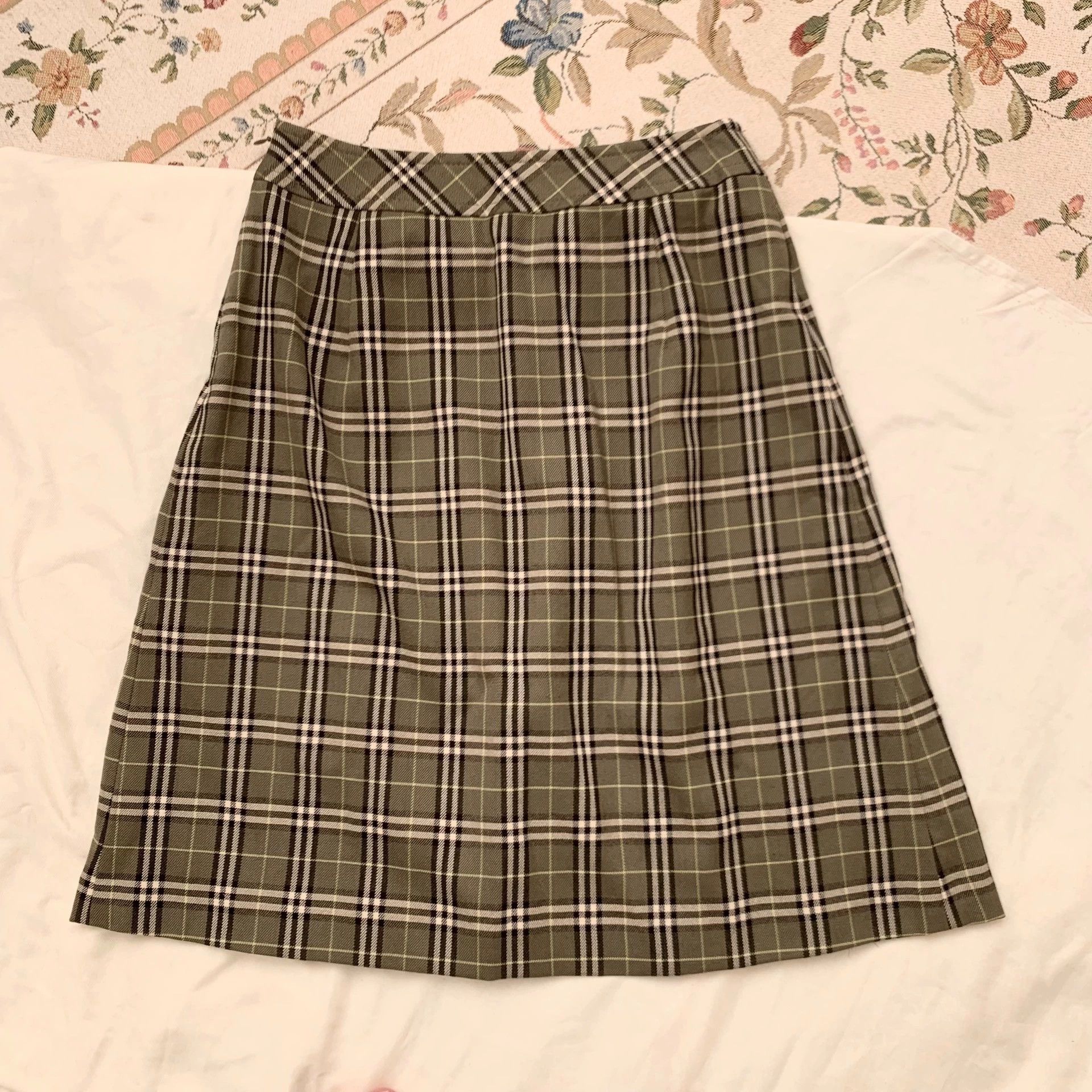 Burberry Burberry Green Plaid Wool Skirt - dmc Size US 26 / EU 42 - 8 Thumbnail