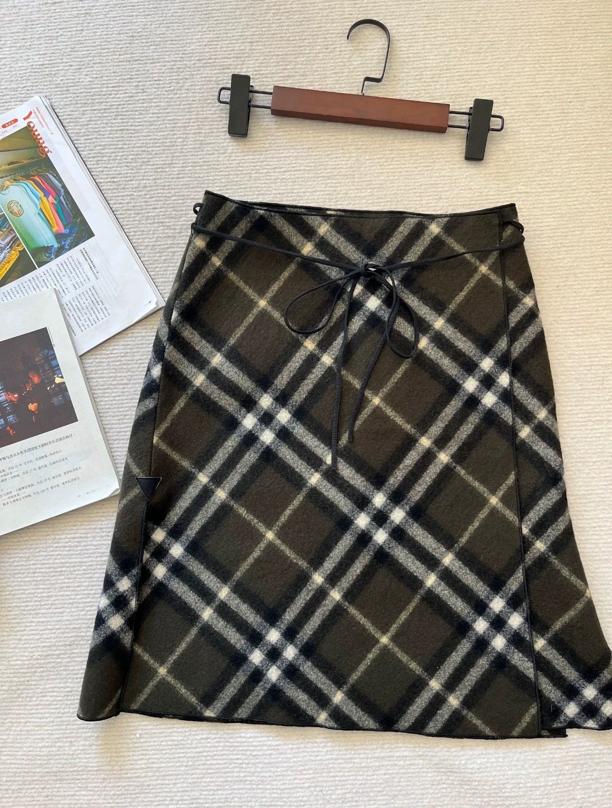 Burberry Burberry Green Bow Belt Wool Skirt - dmc Size US 28 / EU 44 - 7 Thumbnail