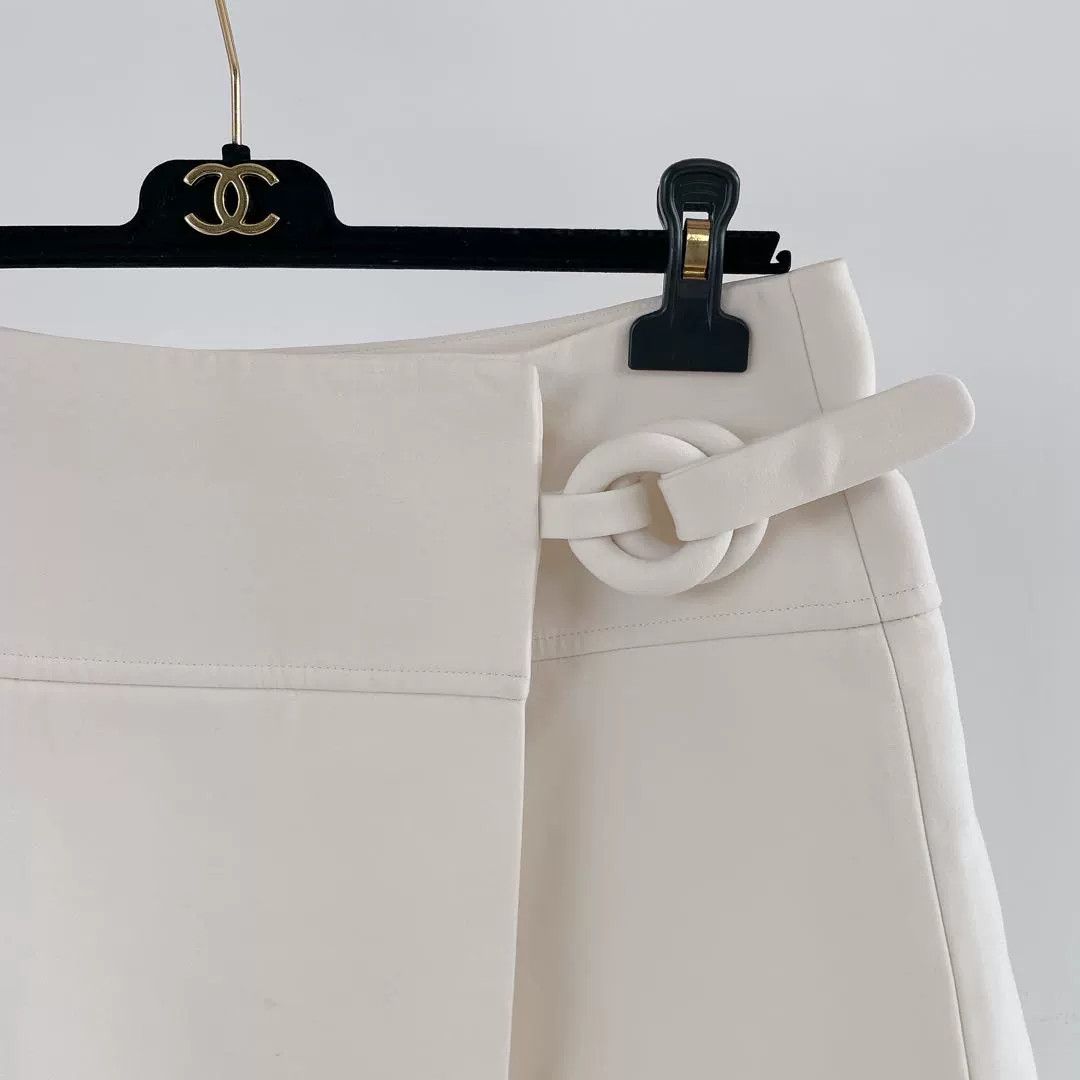 Louis Vuitton Louis Vuitton White Skirt Size 38 - dmc Size US 38 / EU 54 - 3 Thumbnail
